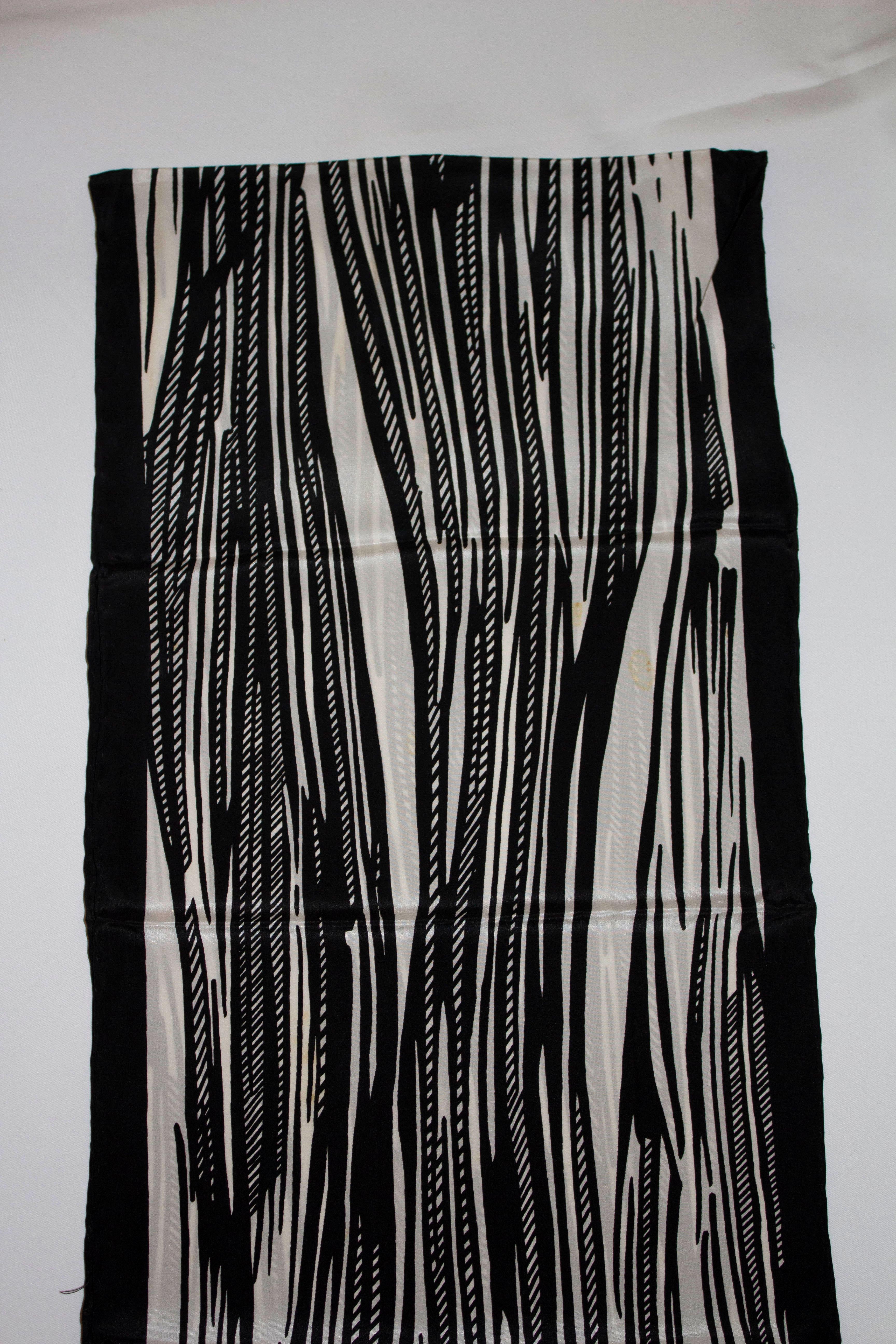 Pierre Balmain Black and White Silk Scarf In Good Condition In London, GB