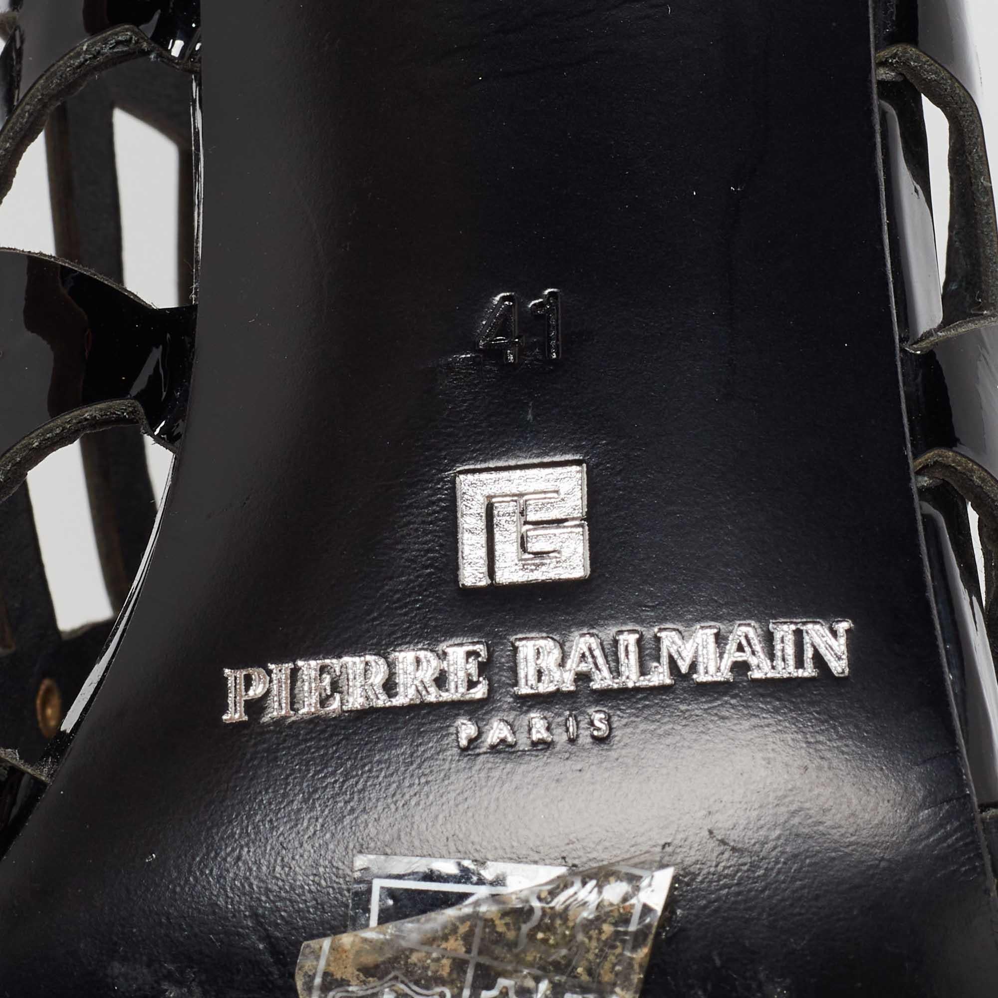 Pierre Balmain Sandali a gabbia con borchie in pelle nera taglia 41 in vendita 3