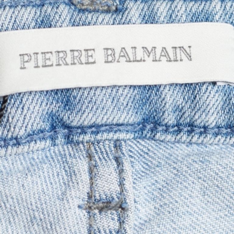 Estos vaqueros de Pierre Balmain son sin duda unos vaqueros con clase. Están confeccionados en tejido vaquero azul y presentan detalles desgastados, cierre de cremallera y cuatro bolsillos. Ponte estos vaqueros y consigue un estilo casual a la
