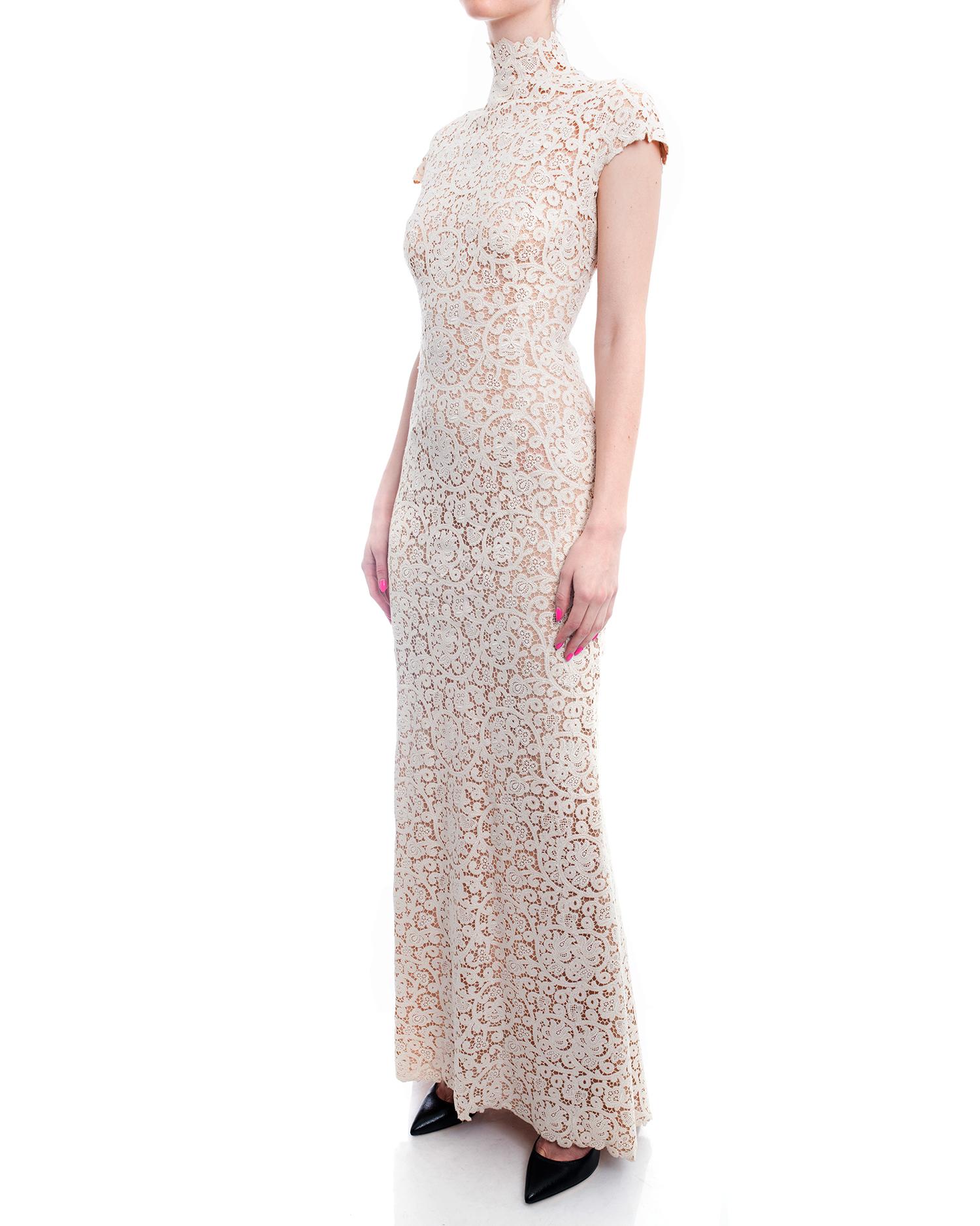 Pierre Balmain by Oscar de la Renta Haute Couture Ivory Lace Gown In Excellent Condition In Toronto, ON