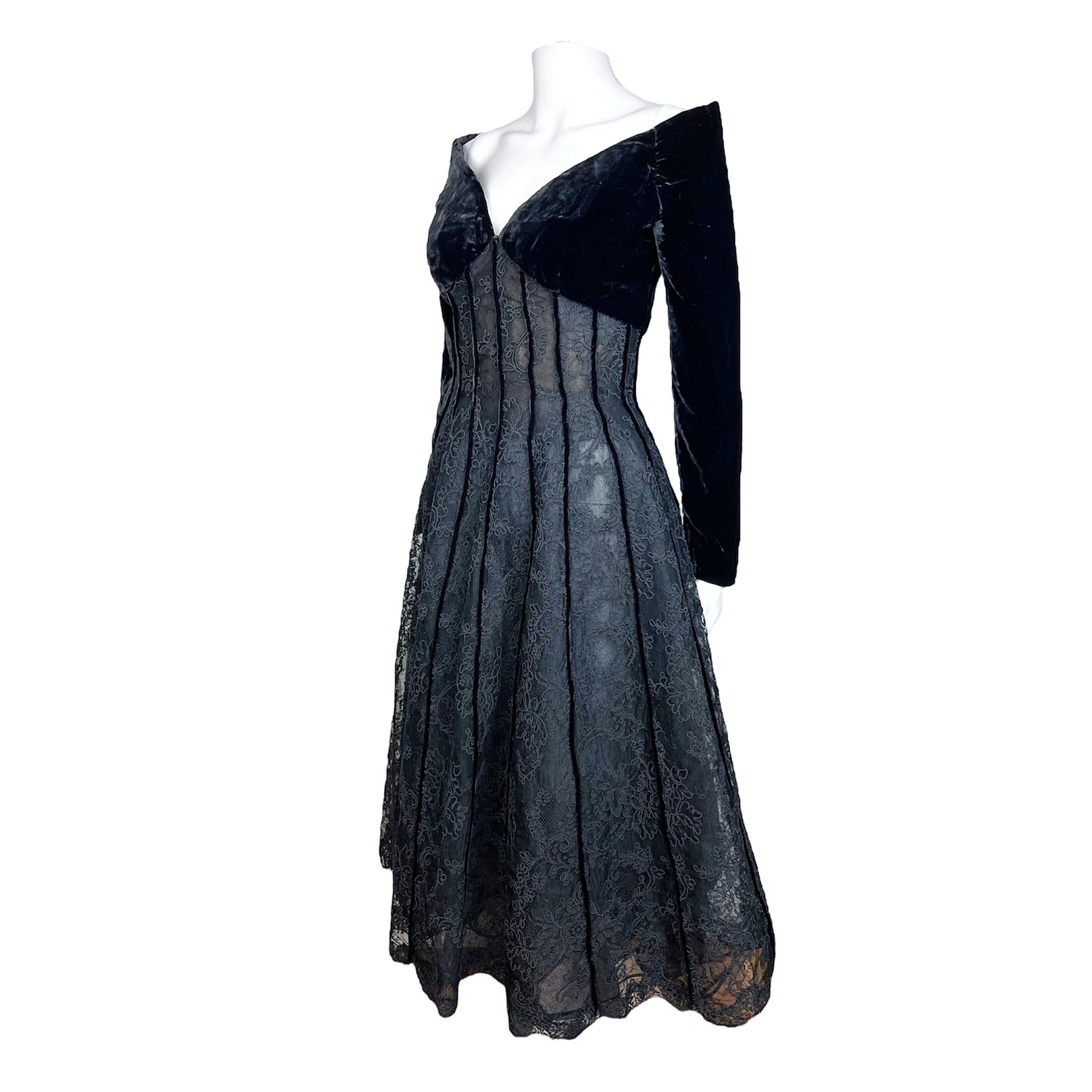 Pierre Balmain Fall 1993 Haute Couture Dress  In Good Condition For Sale In Brooklyn, NY