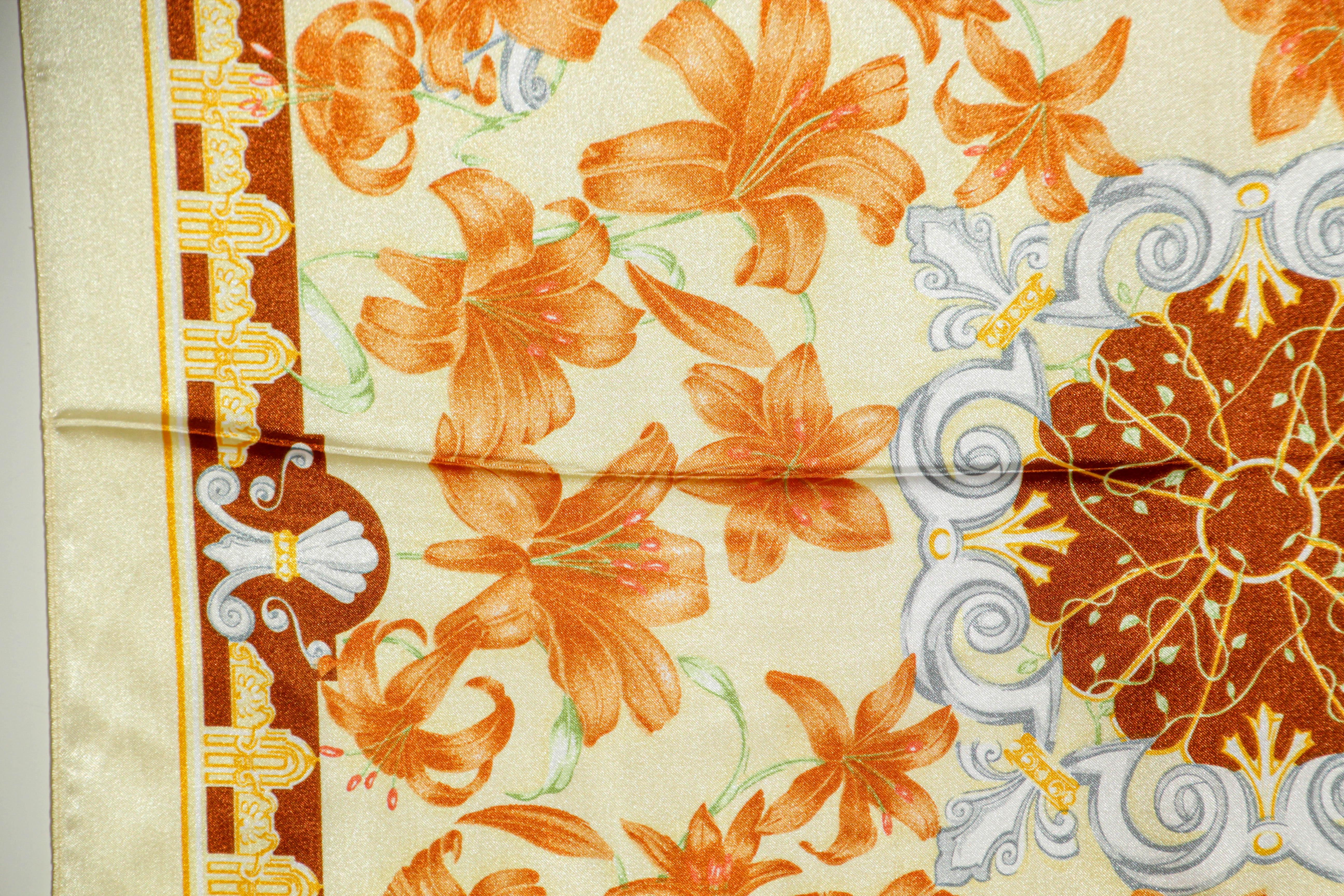 Pierre Balmain Paris François 1er Schal Gelb mit Blumenmotiv im Angebot 6