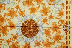 Pierre Balmain Paris François 1er Sciarpa con motivo floreale giallo