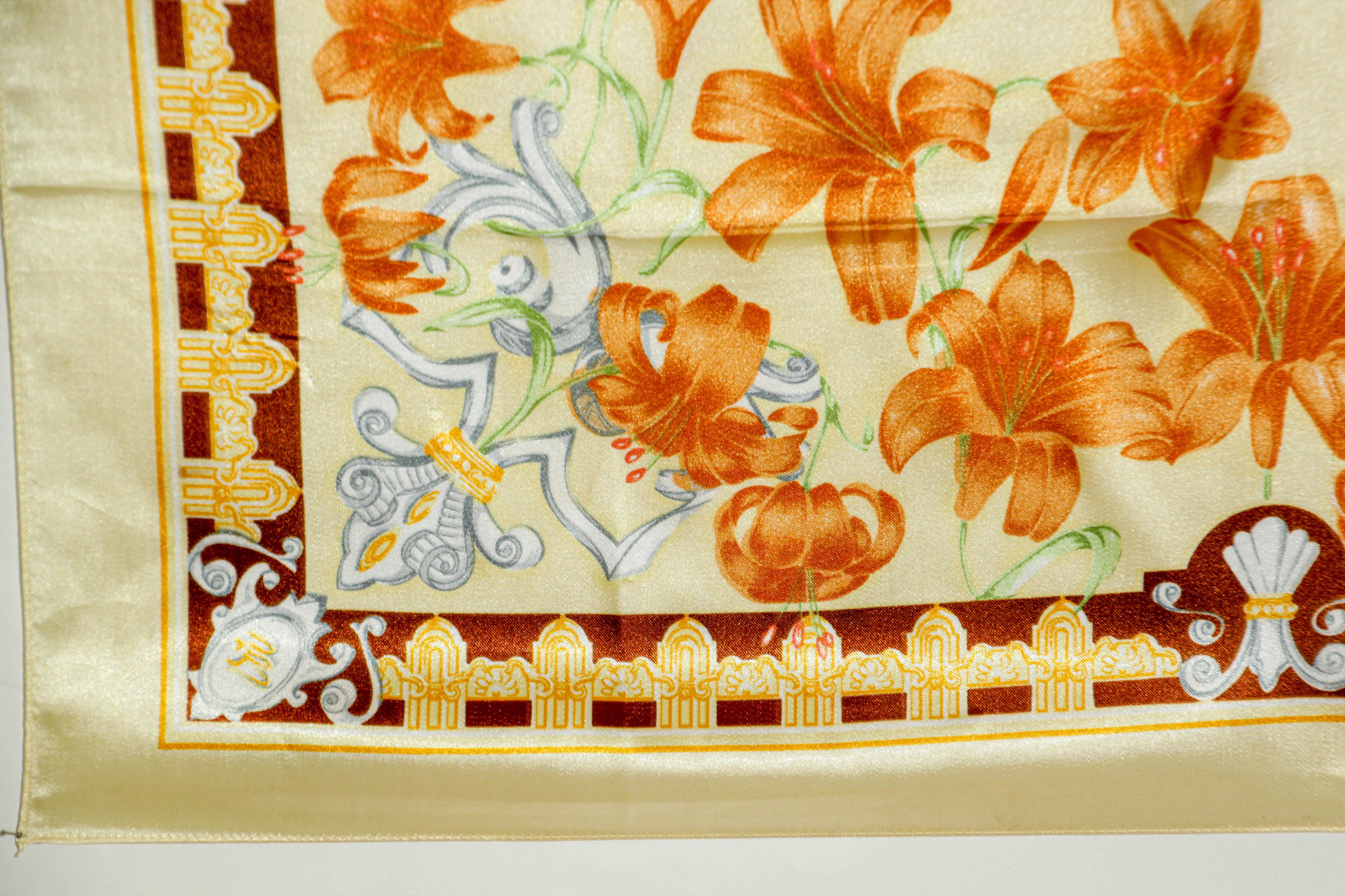 Pierre Balmain Paris François 1er Schal Gelb mit Blumenmotiv im Angebot 1