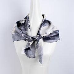 Sciarpa di seta Pierre Balmain Schizzi modernisti in bianco e nero, 1950 ca.