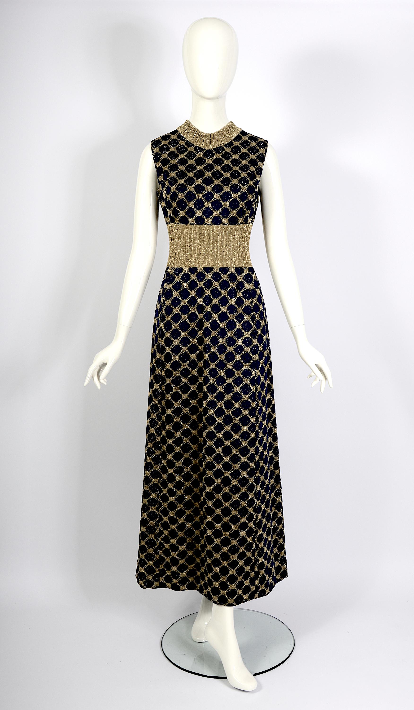 Pierre Balmain Tricot Vintage Early 1970s Blue & Gold Jersey Knit Long Dress In Excellent Condition For Sale In Antwerpen, Vlaams Gewest