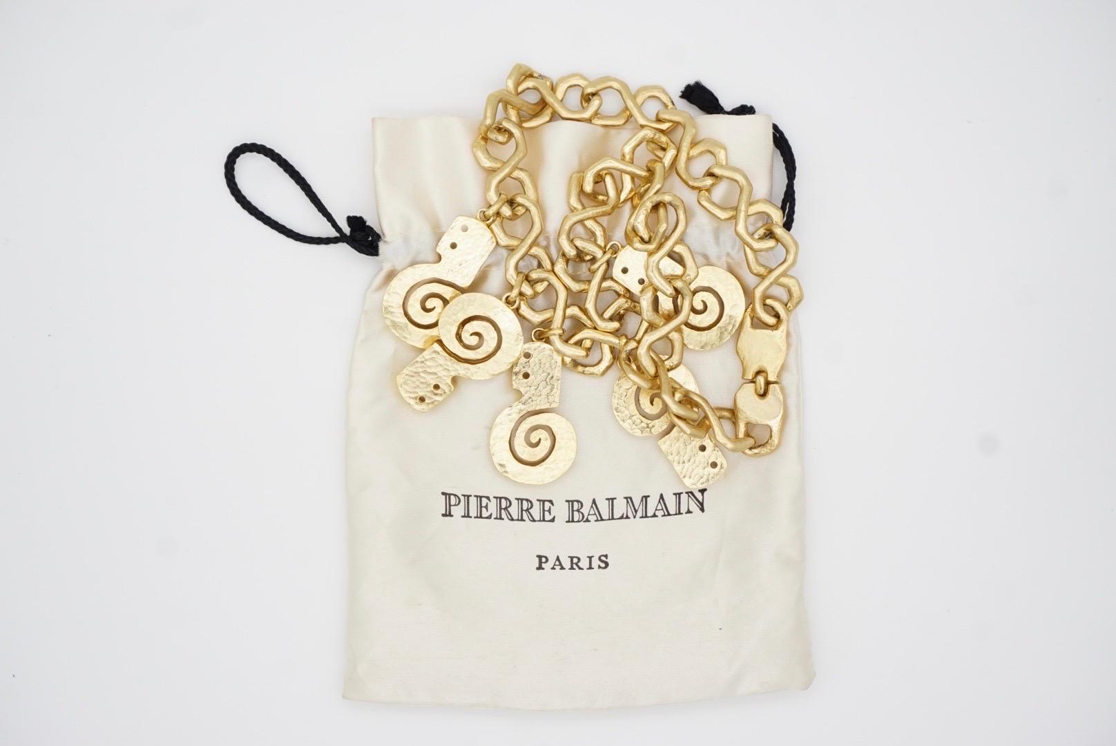 Pierre Balmain Vintage 1980 Five 5 Conch Shell Charms Bib Pendant Necklace in vendita 5