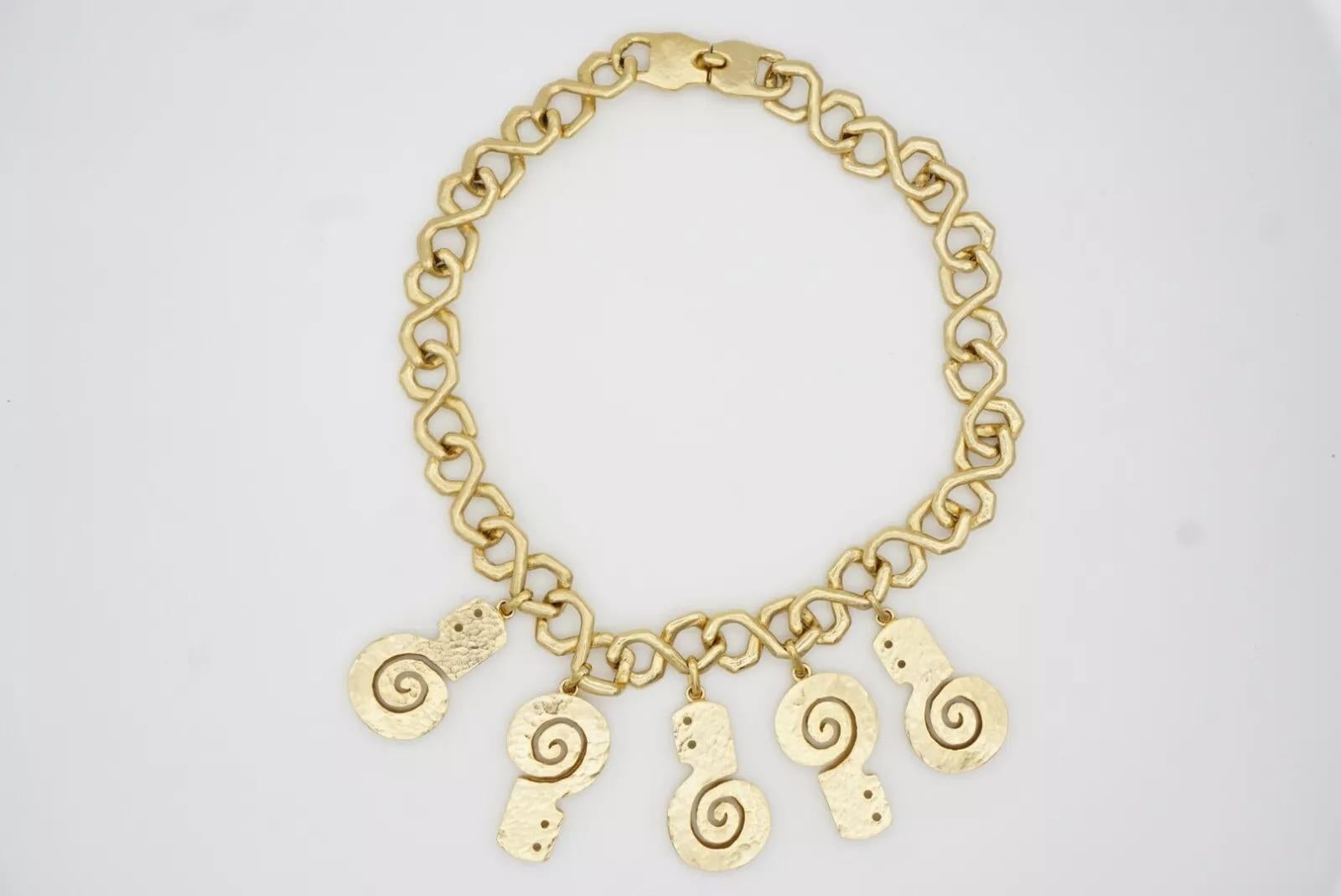 Pierre Balmain Vintage 1980 Five 5 Conch Shell Charms Bib Pendant Necklace in vendita 11