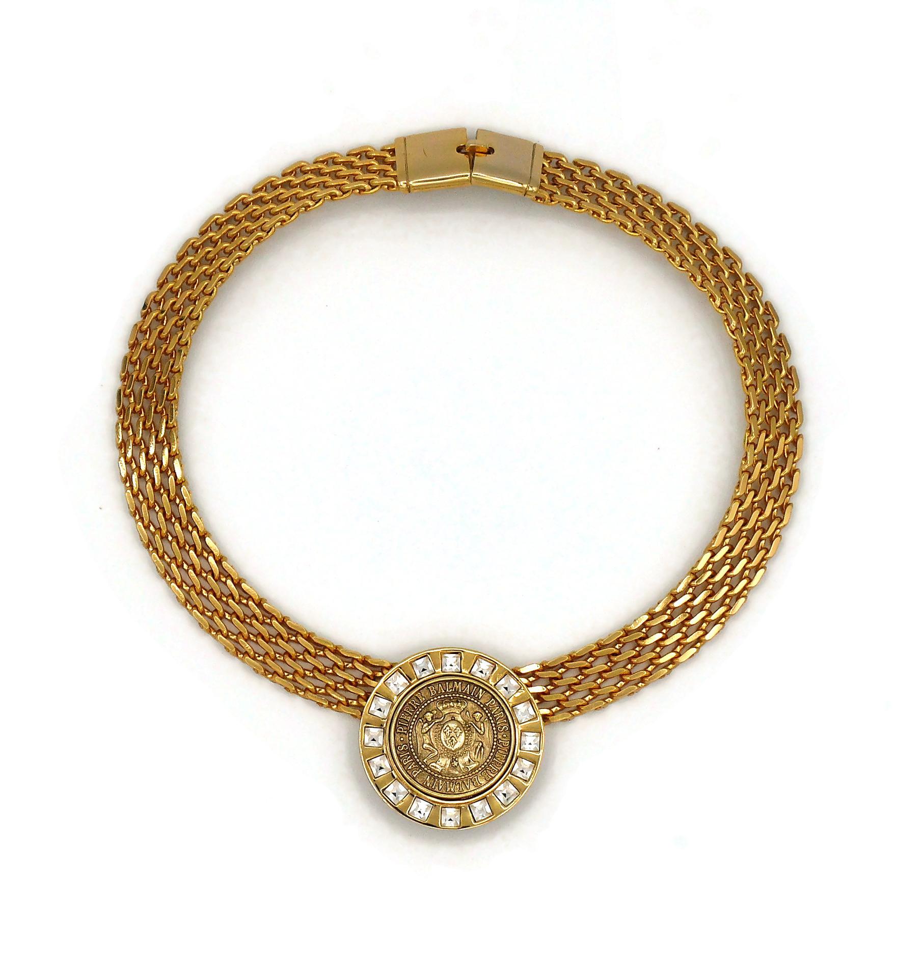 Pierre Balmain Vintage Halskette mit Juwelen und Medaillon-Kreuz und Wappen  Damen im Angebot