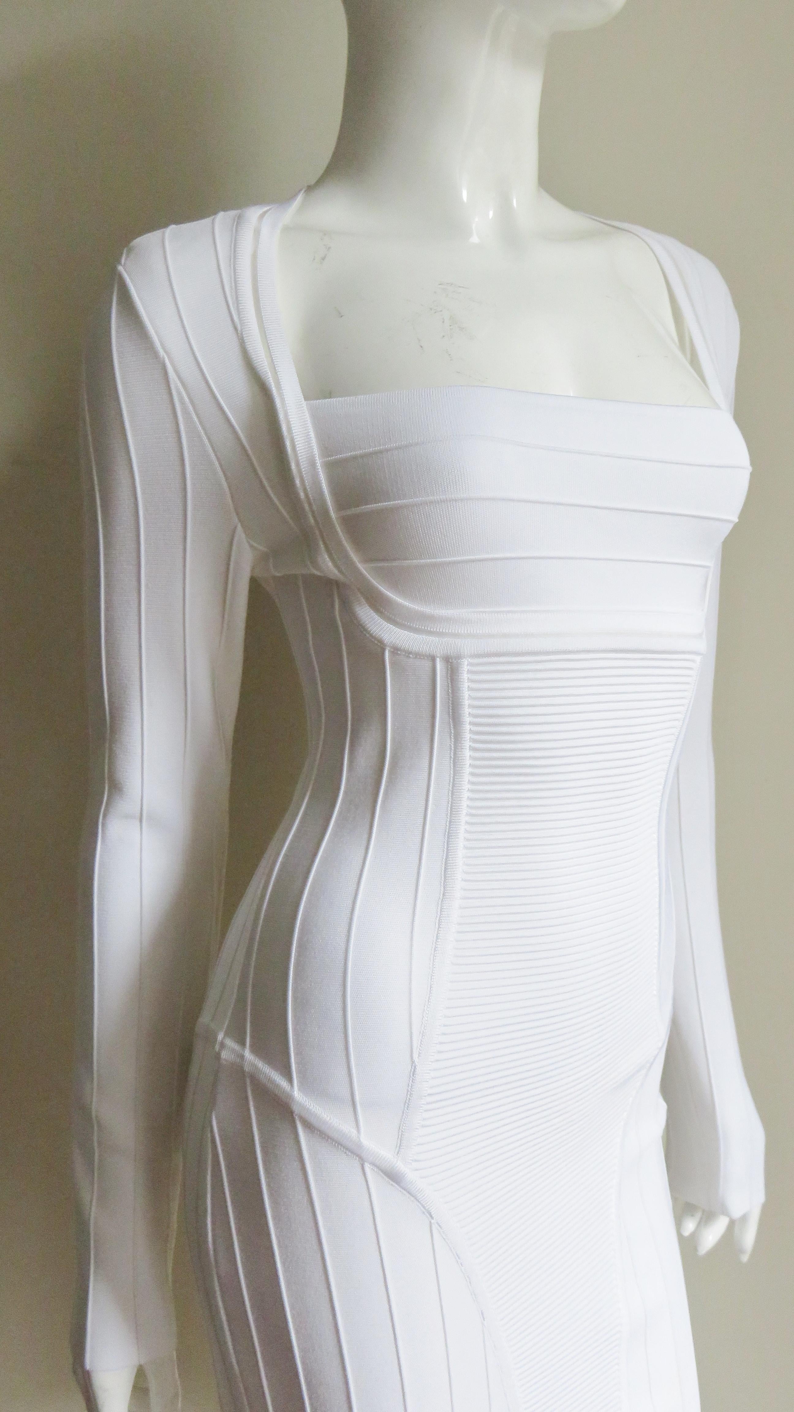 Pierre Balmain Weißes Bodycon-Kleid im Angebot 7