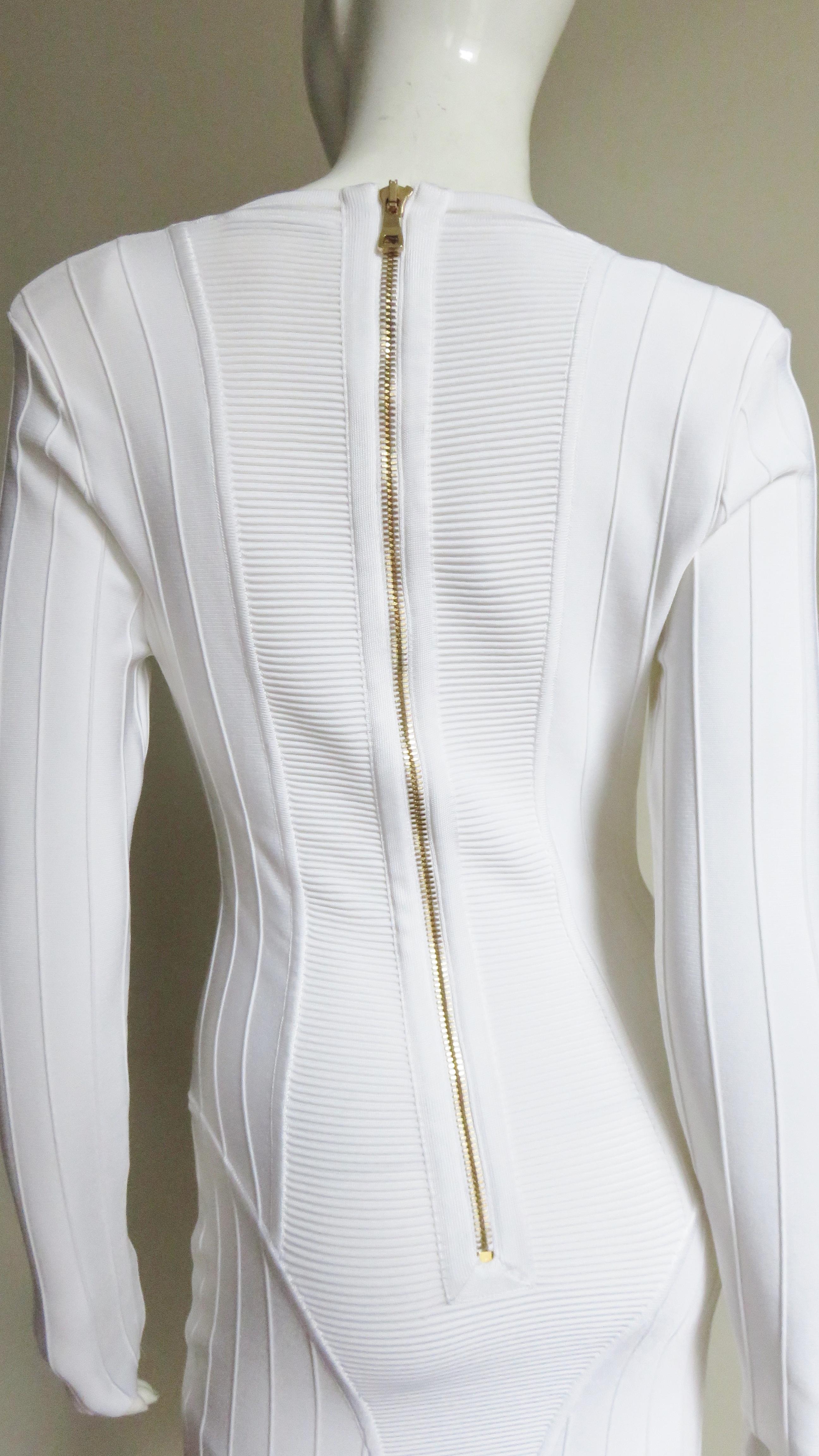 Pierre Balmain Weißes Bodycon-Kleid im Angebot 9