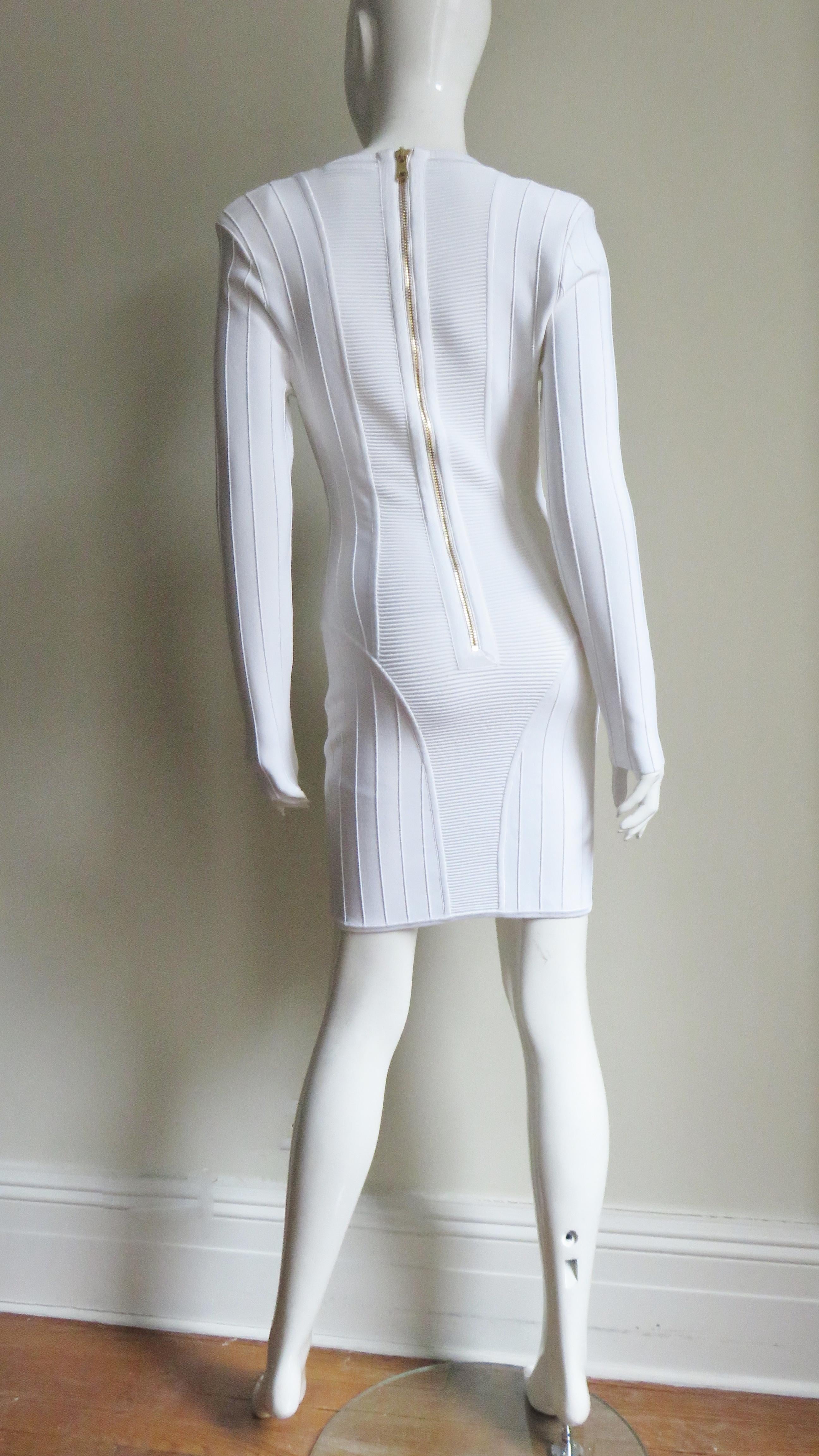 Pierre Balmain Weißes Bodycon-Kleid im Angebot 12