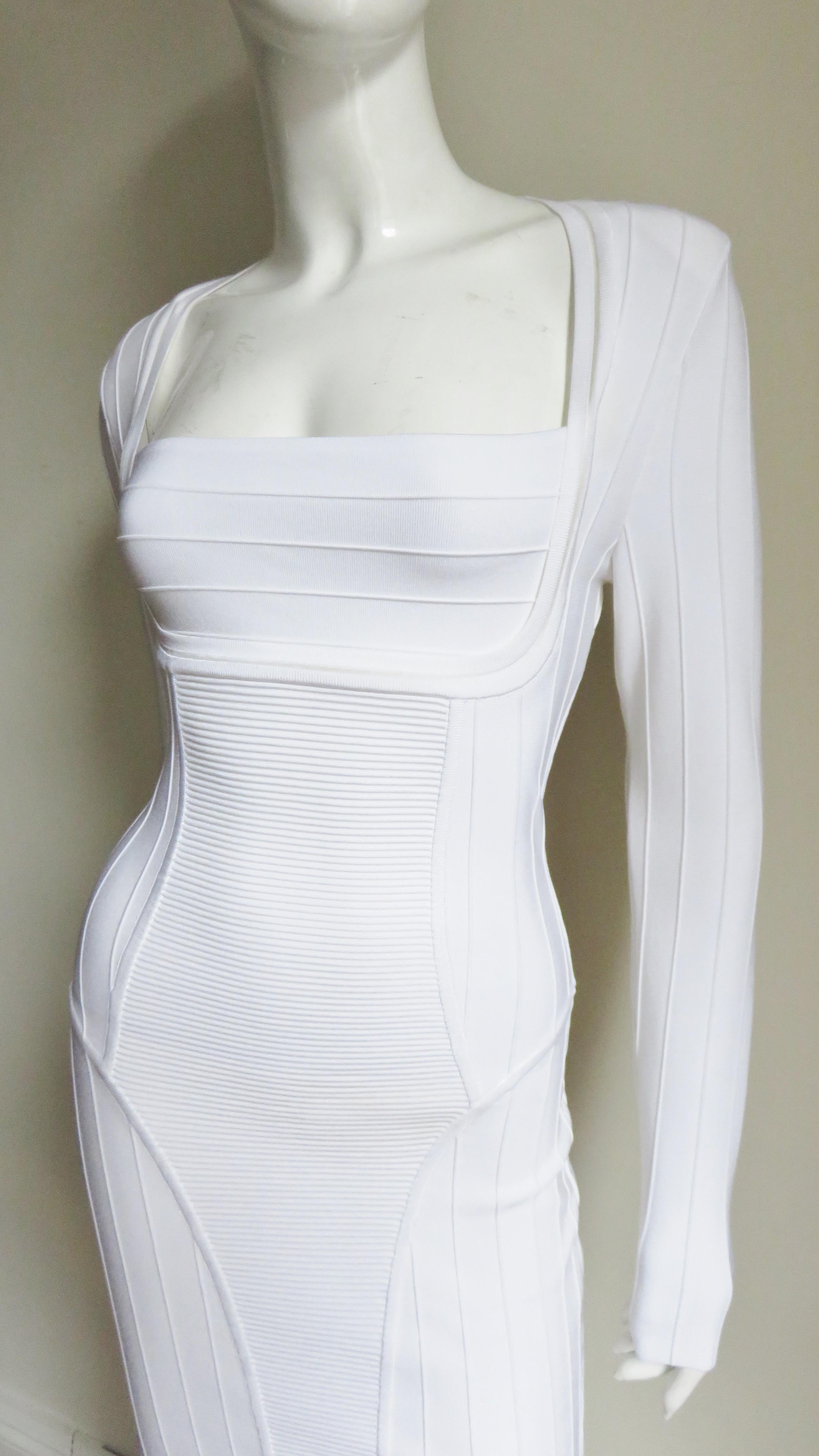 Pierre Balmain Weißes Bodycon-Kleid (Grau) im Angebot