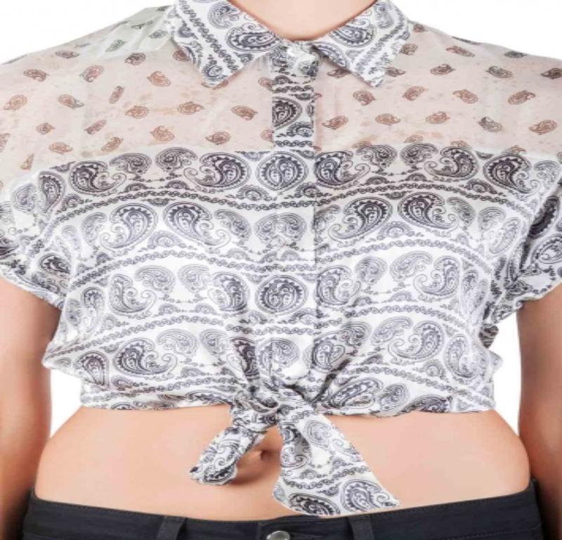 Pierre Balmain Blusa blanca de seda con estampado de cachemira y nudo semi transparente L en Bueno estado para la venta en Dubai, Al Qouz 2