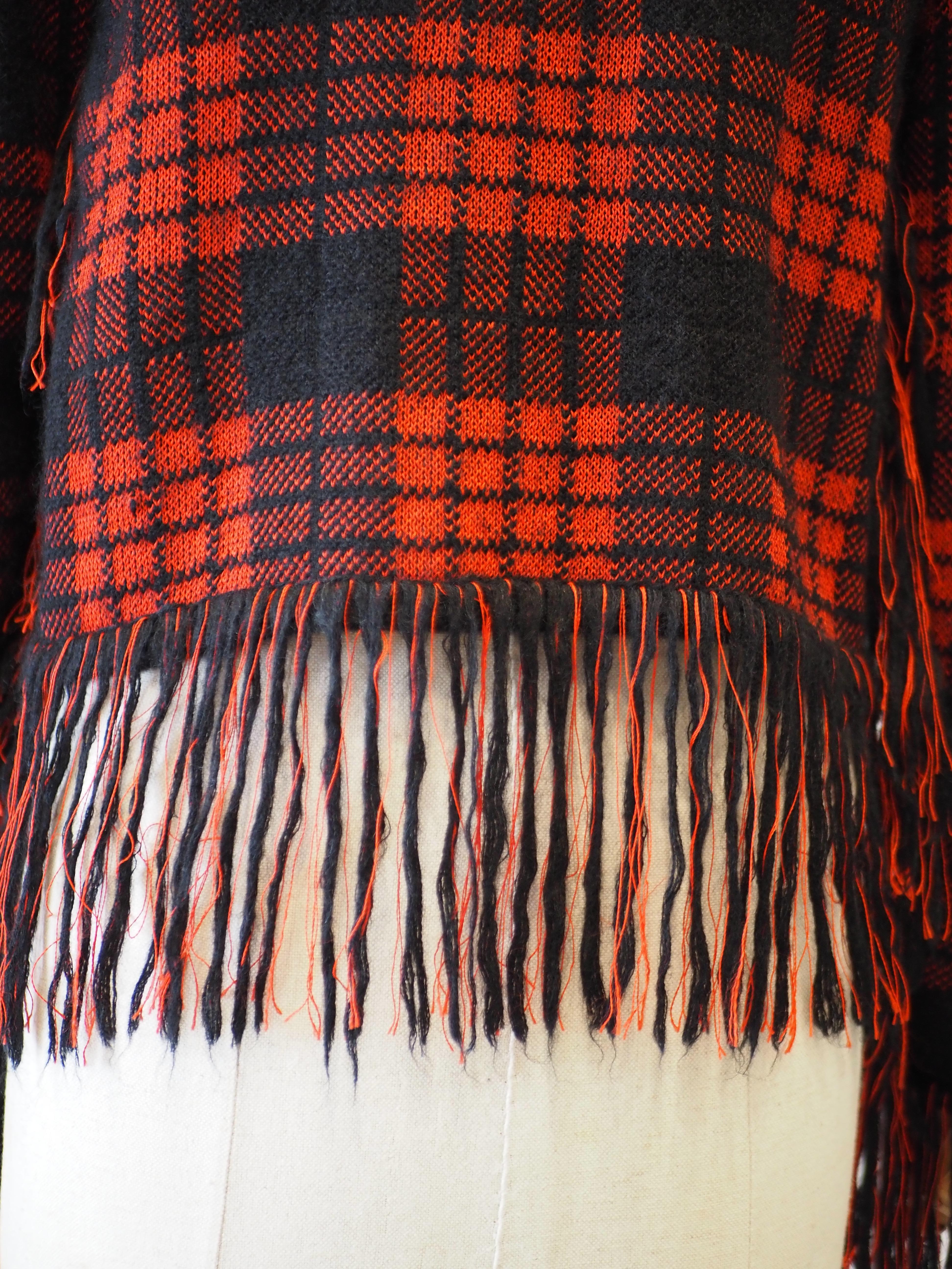 Giacca in tartan Pierre Balmain
Giacca in lana Balmain Paris impreziosita da bottoni dorati e frange
totalmente made in france
Taglia fr36, it40, s
