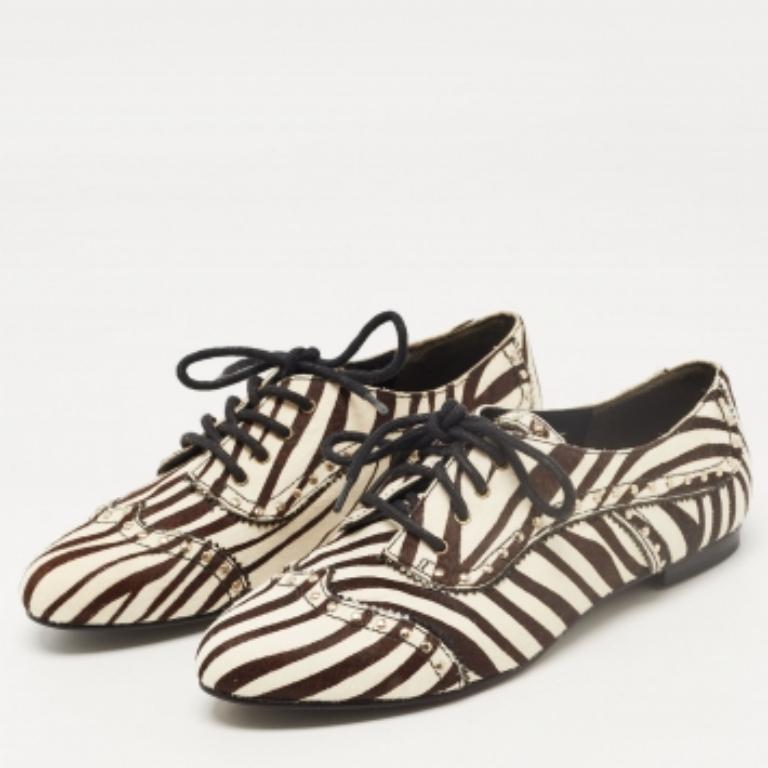 Pierre Balmain - Cheveux de poney imprimés zébrés et cuir clouté  Oxfords à lacets taille 37 en vente 3
