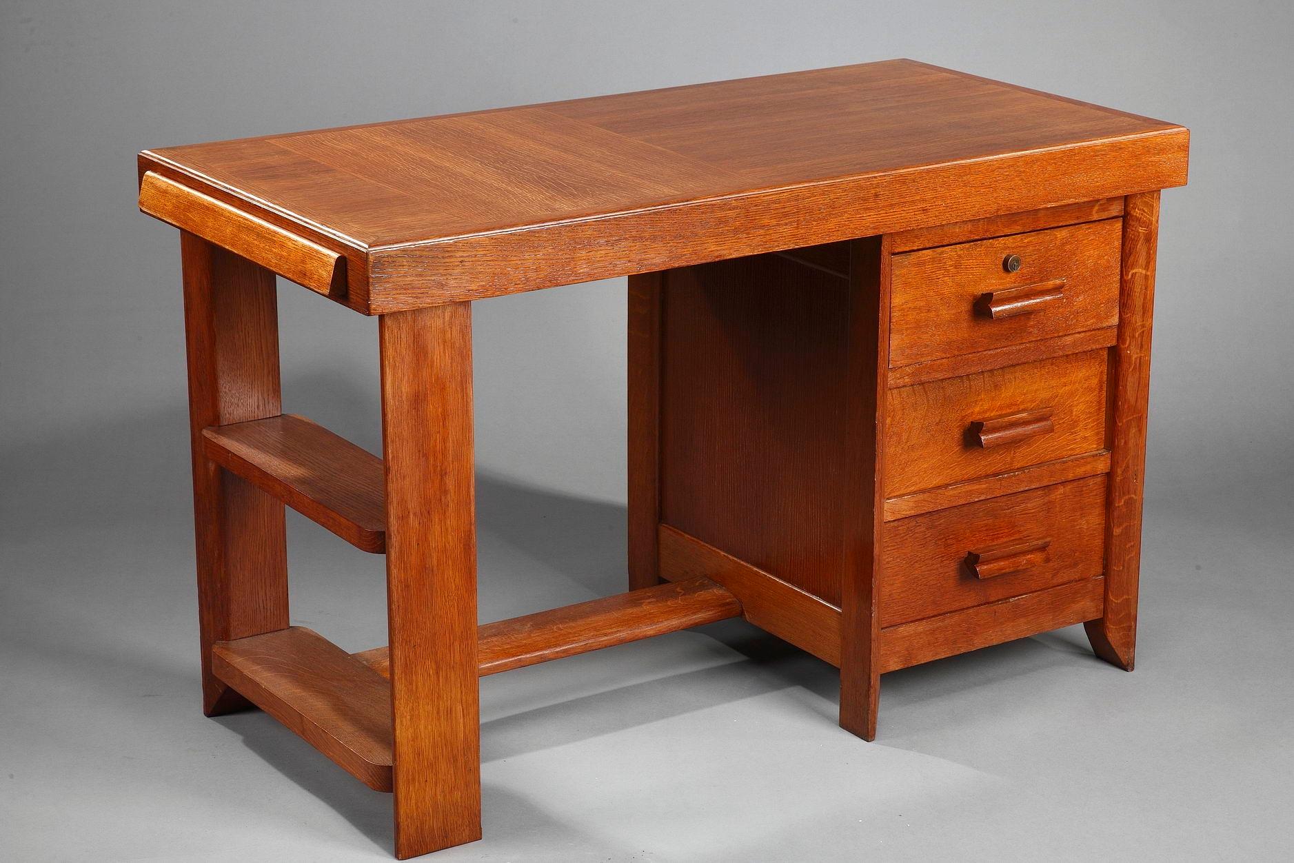 Schreibtisch von Pierre Bloch und Charles Dudouyt, 1950er Jahre (Eichenholz) im Angebot