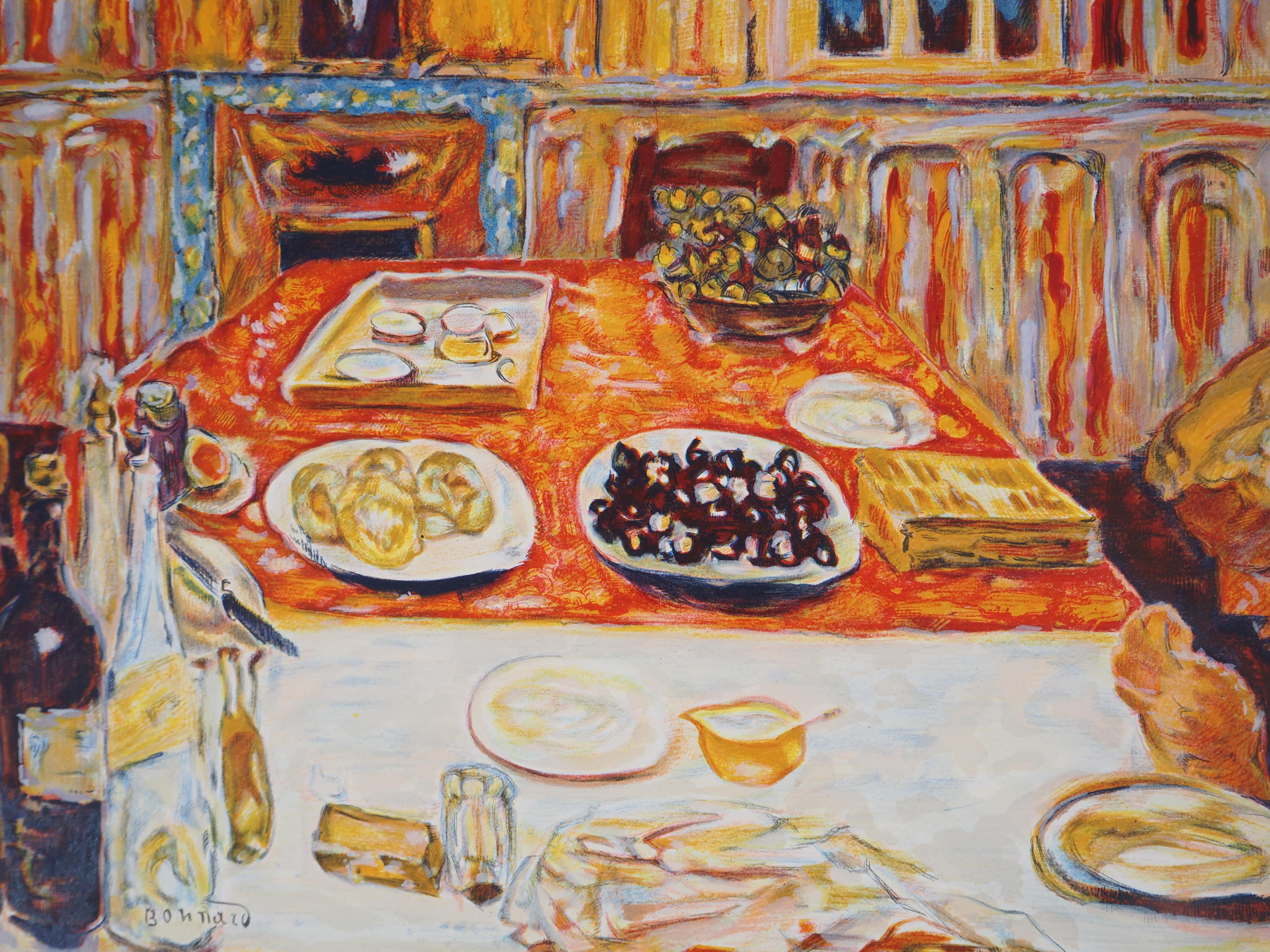 Fauvistisch: Abendessen in Orange – Lithographie # Mourlot (Grau), Interior Print, von Pierre Bonnard