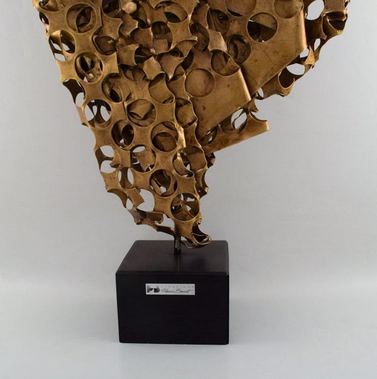 Modern Pierre Bouvet, France. Colossal modernist brass sculpture. Late 20th century. For Sale