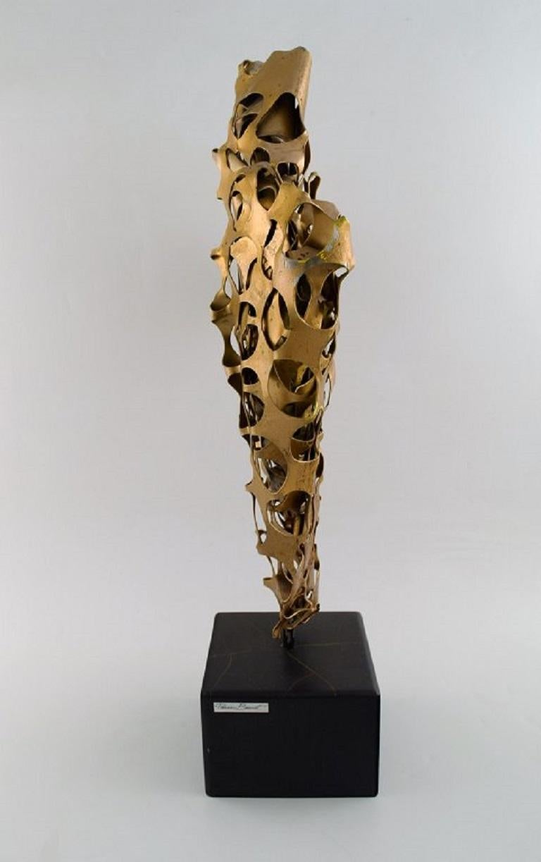 French Pierre Bouvet, France. Colossal modernist brass sculpture. Late 20th century. For Sale