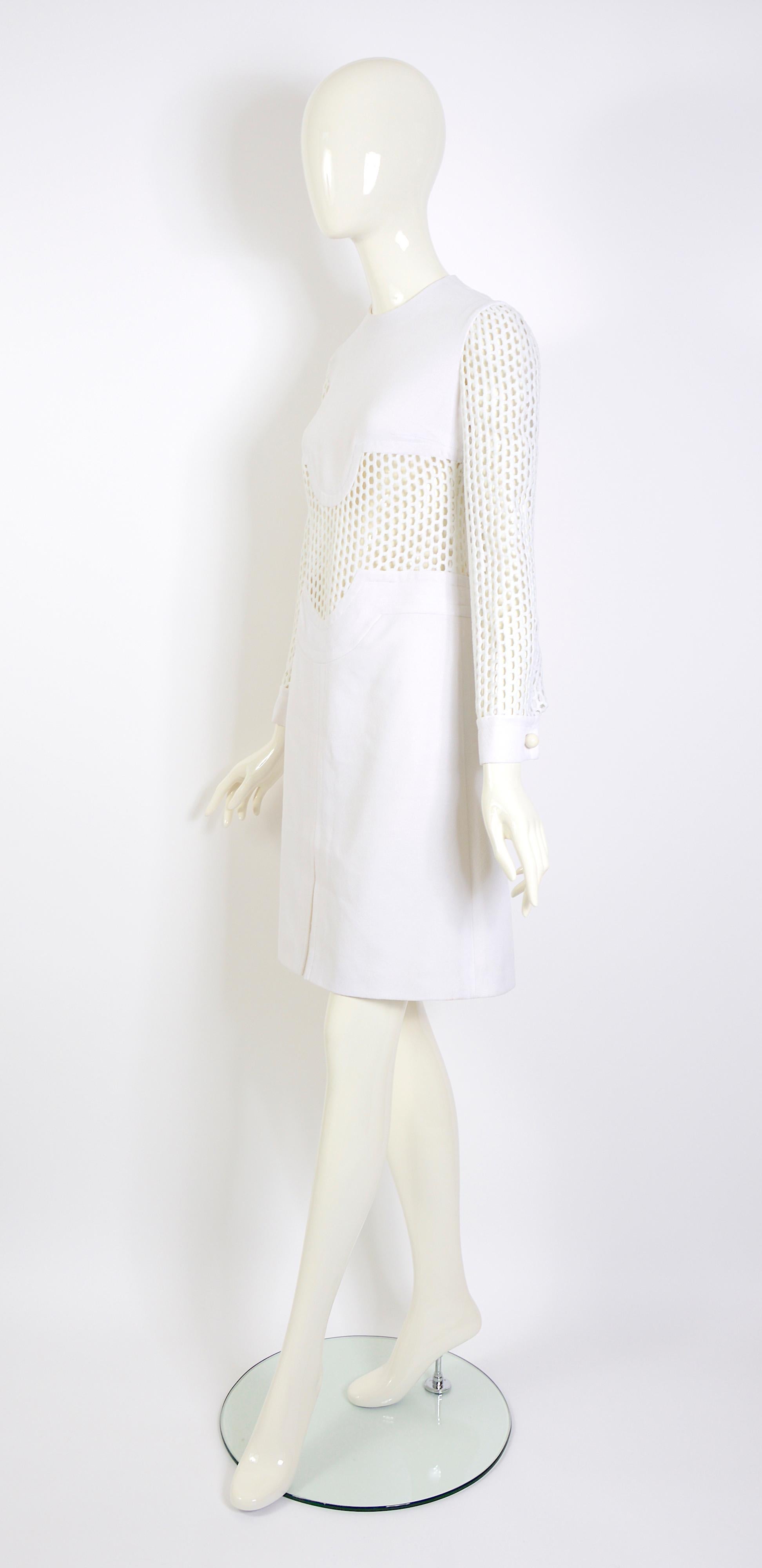 Pierre Cardin 1960 Vintage Maniche e metà del vestito bianco a rete trasparente In condizioni ottime a Antwerpen, Vlaams Gewest