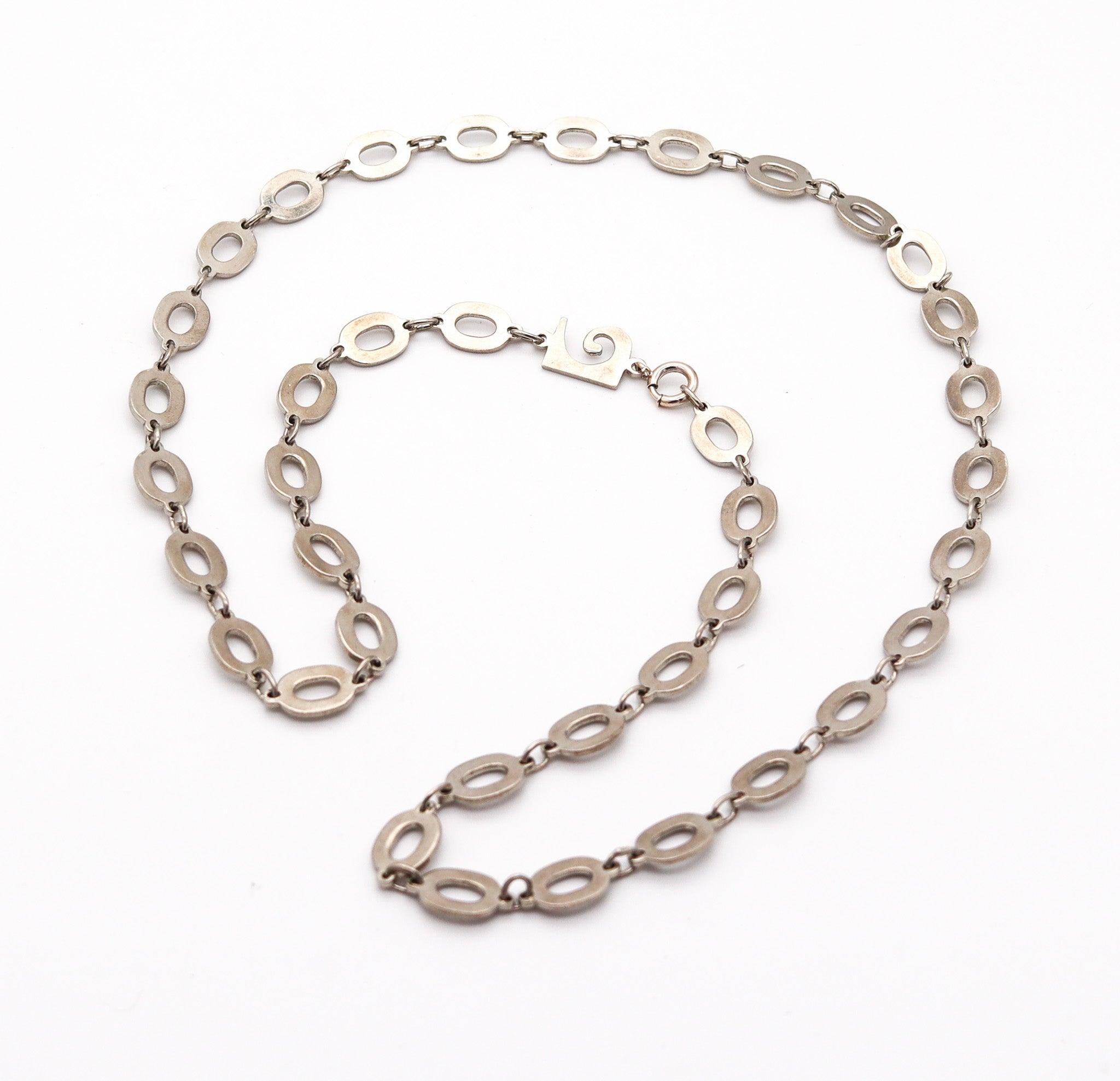 PIERRE CARDIN 1970 Paris Modernist Long Necklace Sautoir In .925 Sterling Silver In Excellent Condition For Sale In Miami, FL