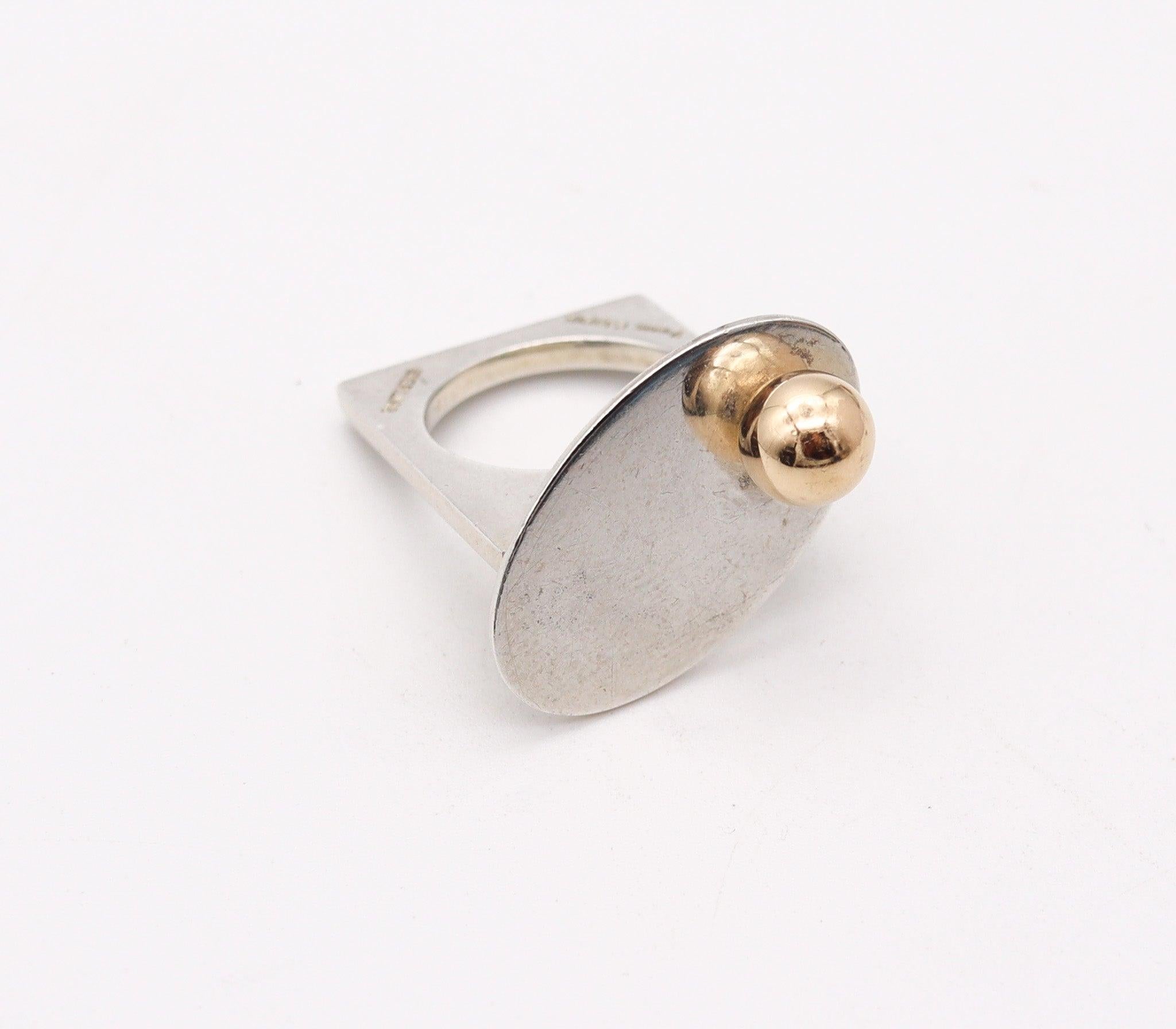 PIERRE CARDIN 1970 Paris Sculptural Geometric Ring In 14Kt Gold And Sterling In Excellent Condition For Sale In Miami, FL