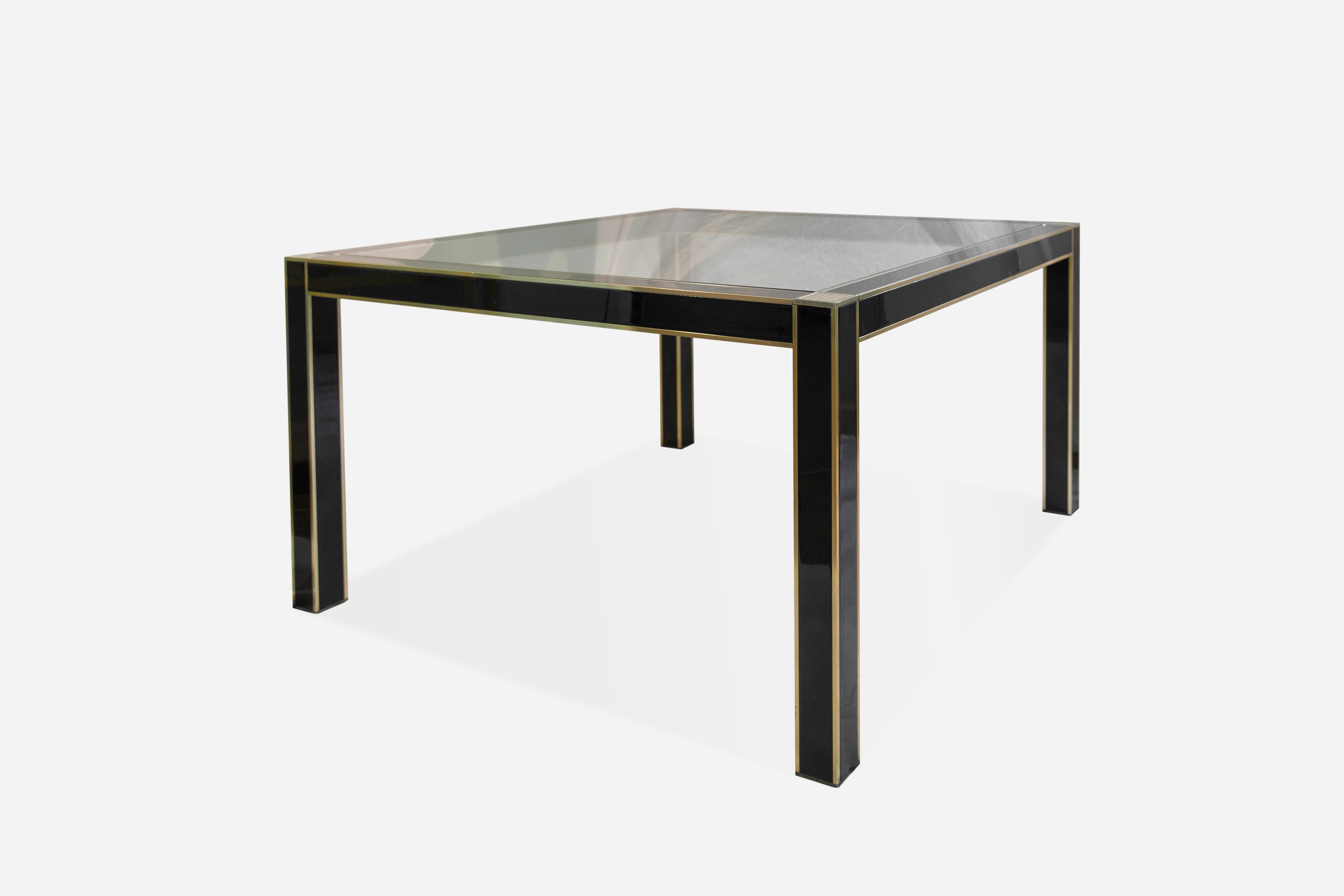 Français Pierre Cardin 1970 Table de salle à manger carrée en métal laqué noir, laiton et verre en vente