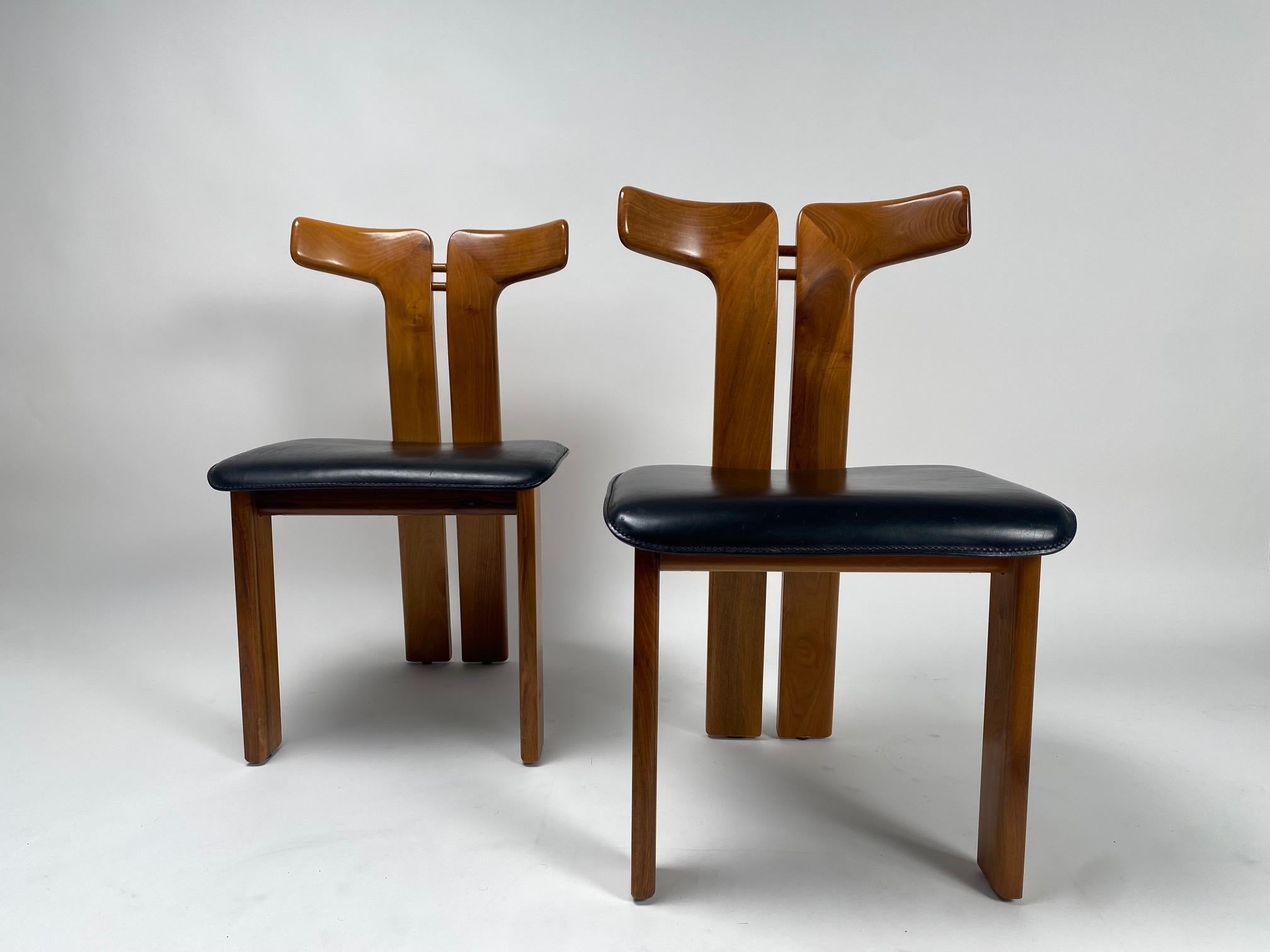 Pierre Cardin, 4 Dining Chairs in Walnut and Leather, 1970s 6