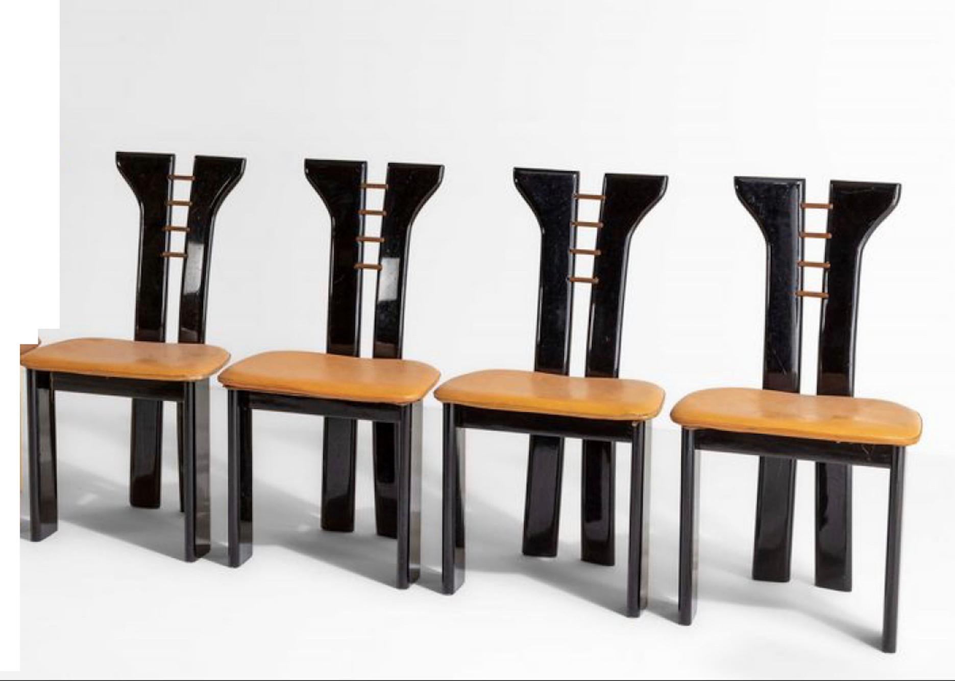 Mid-Century moderno Pierre Cardin, 6 sedie da pranzo in noce e pelle, anni '70 in vendita