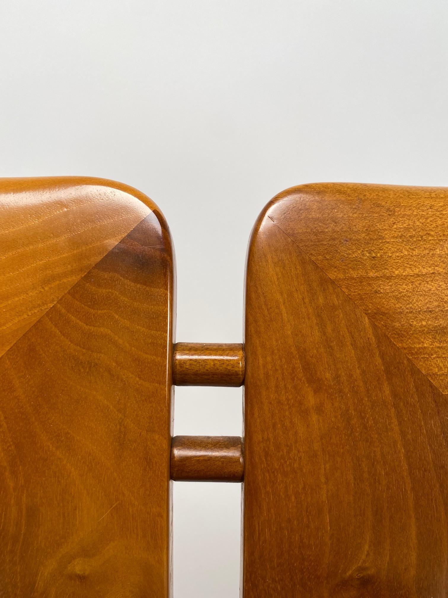 Pierre Cardin, 6 chaises de salle à manger en noyer et cuir, 1970 en vente 7