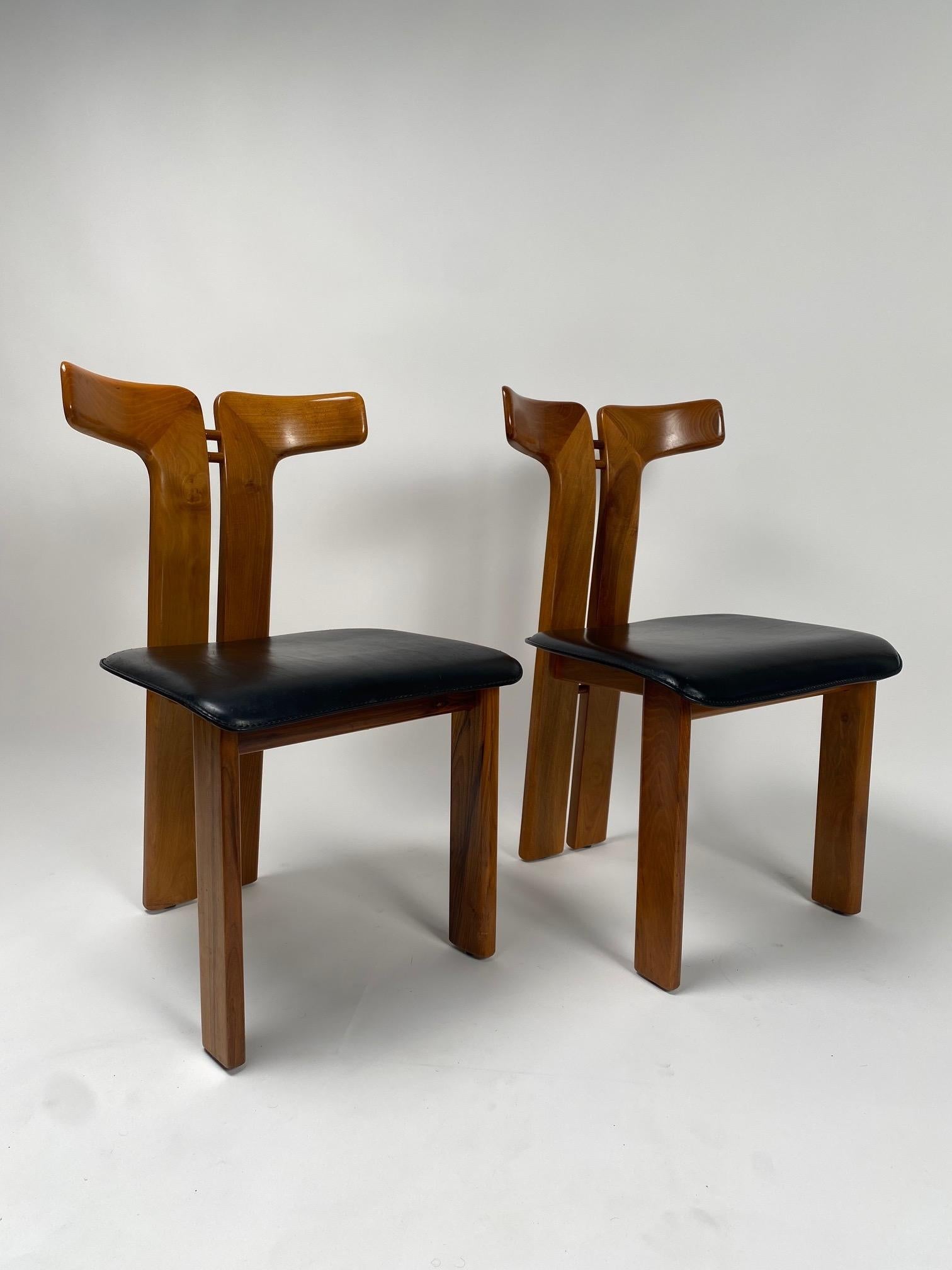 Pierre Cardin, 6 Dining Chairs in Walnut and Leather, 1970s In Good Condition For Sale In Argelato, BO