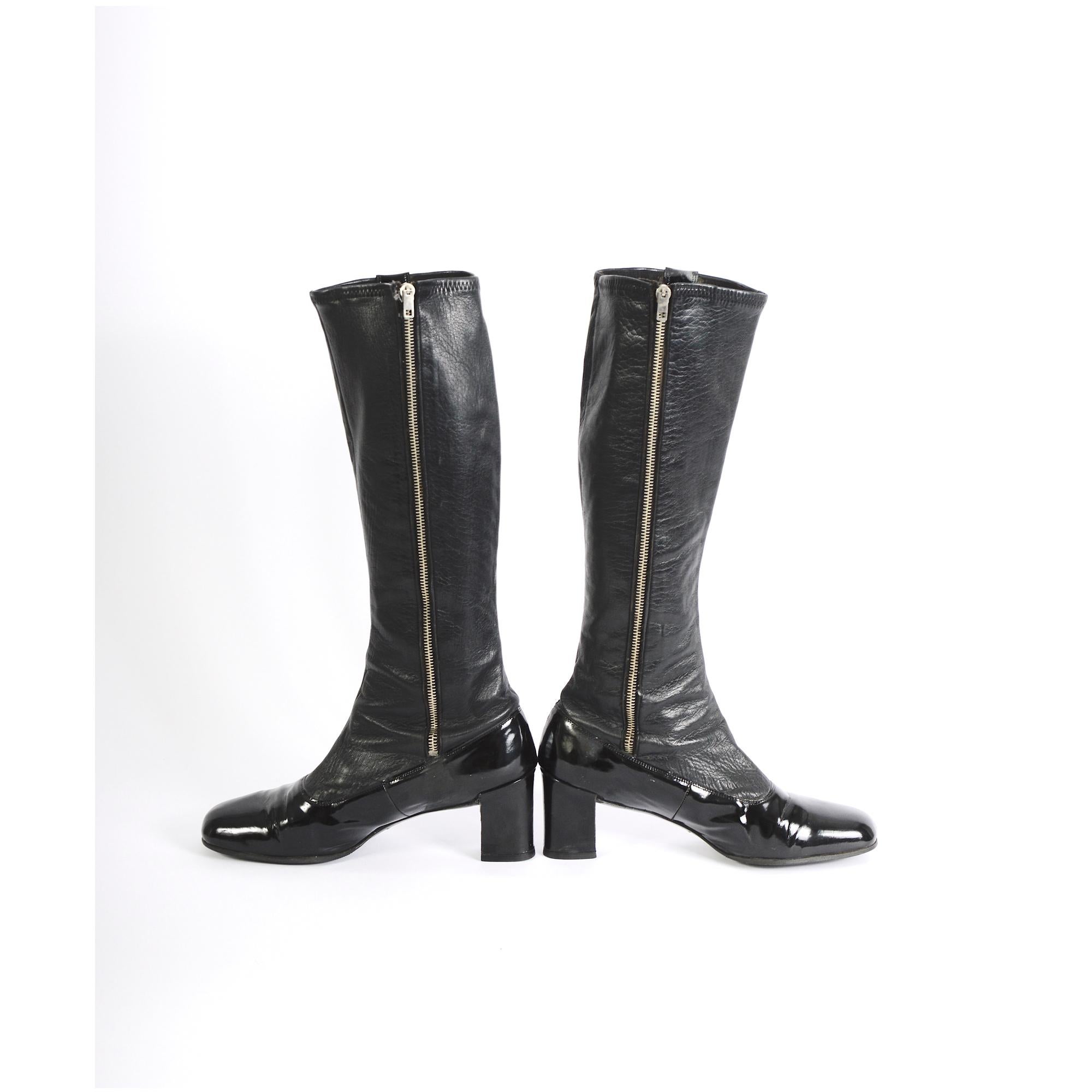Pierre Cardin Archive Museum-Worthy Vintage Space-Age Black Boots. For Sale 7