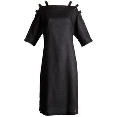 Robe-tunique Pierre Cardin Avant Garde noire, à découpes en forme de cage et épaules dénudées, années 1980