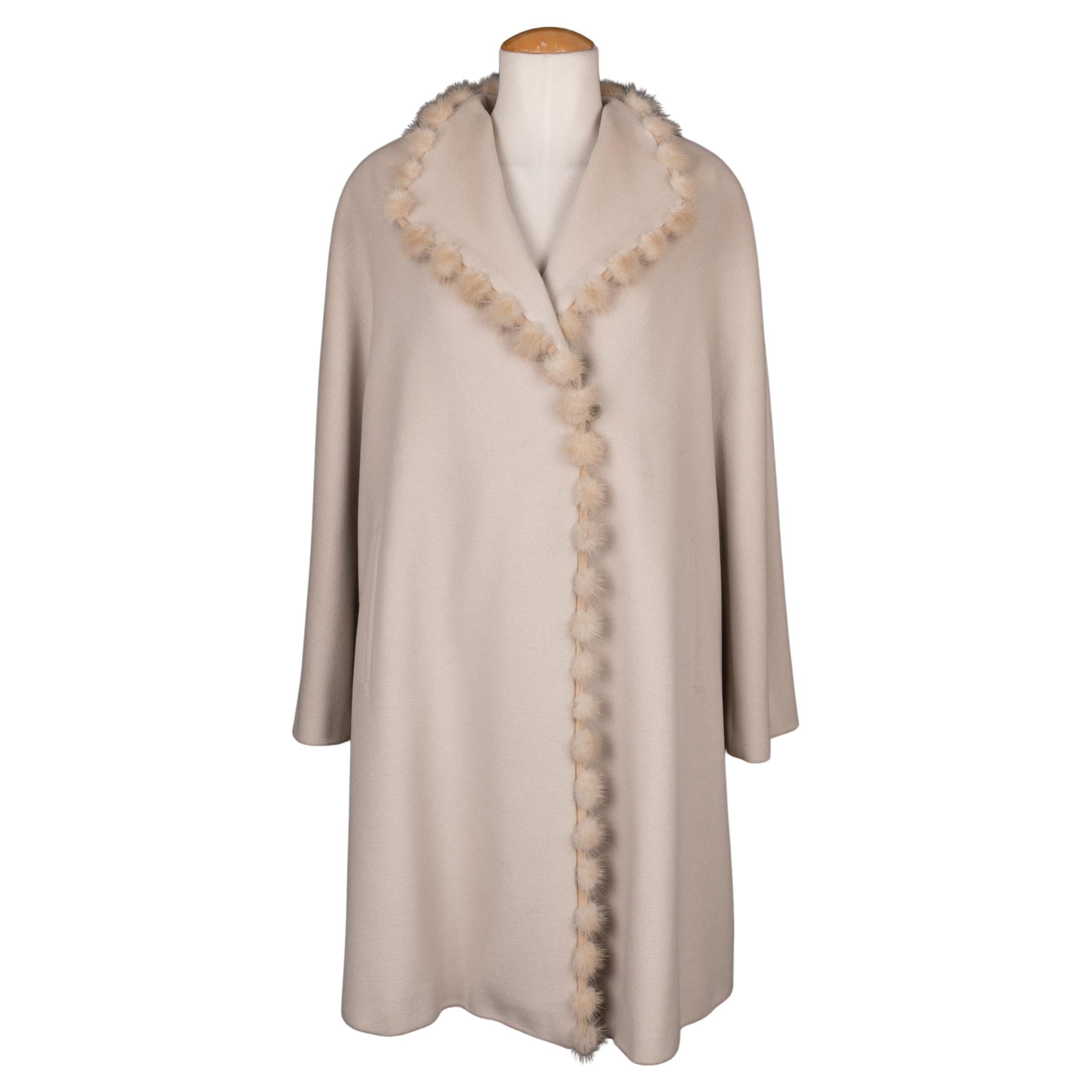 Manteau en laine et cachemire beige de Pierre Cardin