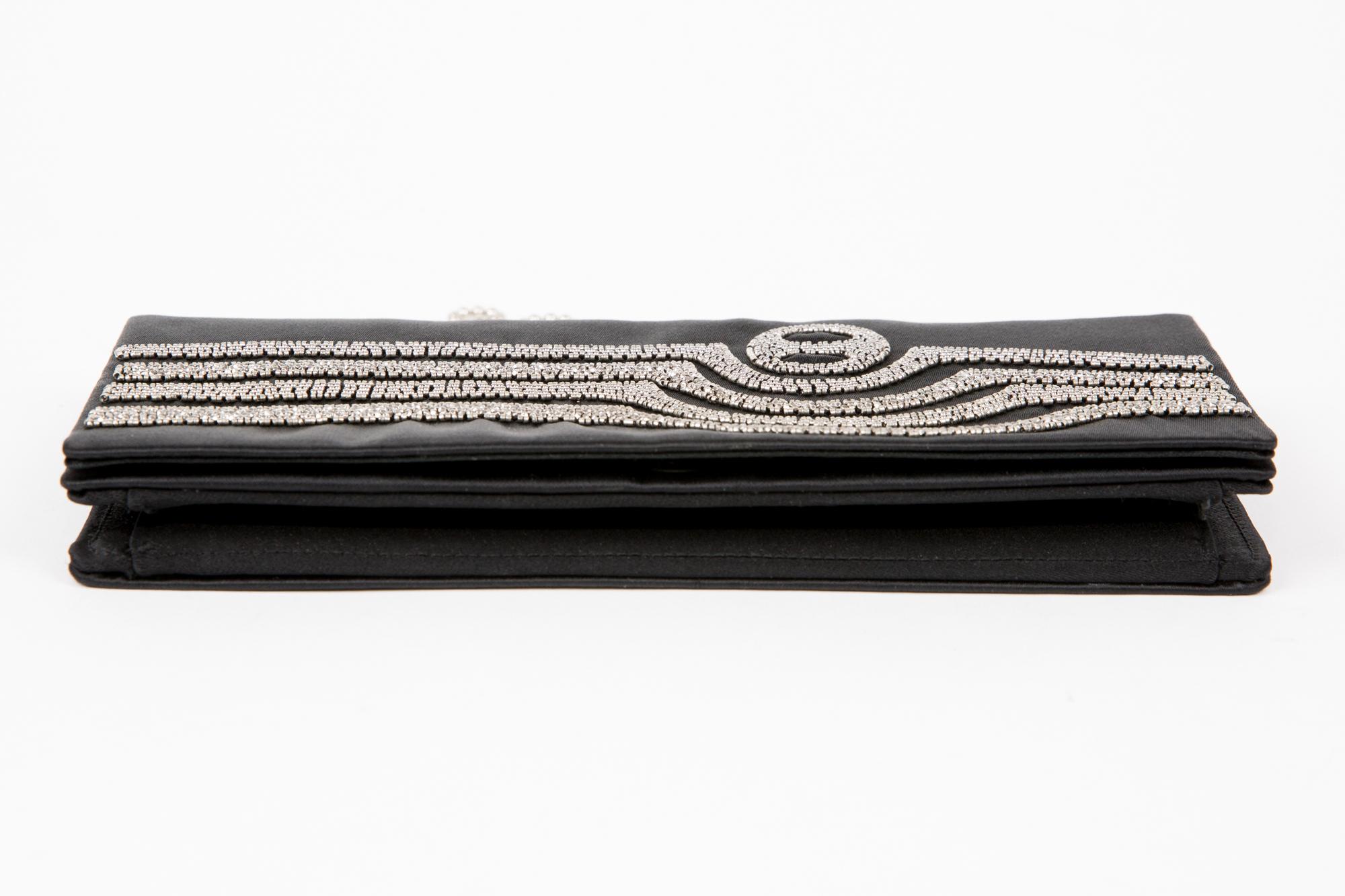 Pierre Cardin Schwarze Abend-Clutch aus Seide Damen im Angebot