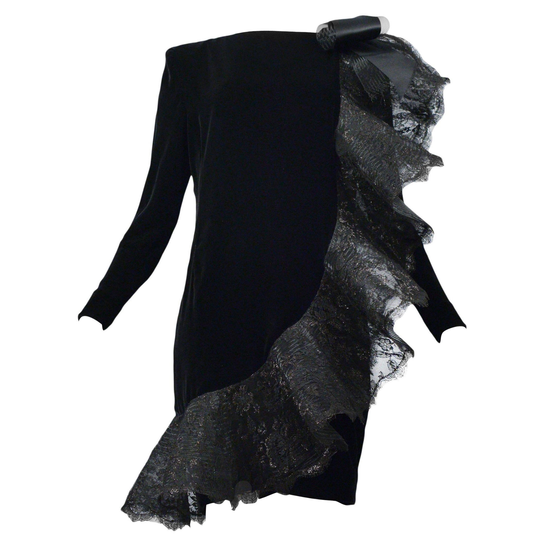Pierre Cardin - Robe à volants en velours et dentelle - 1980