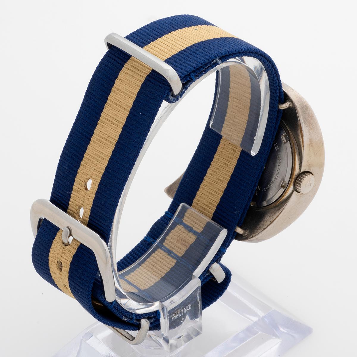 Femenino o masculino Pierre Cardin By Jaeger Espace / PC117, Caja asimétrica de acero y oro, años 70 en venta