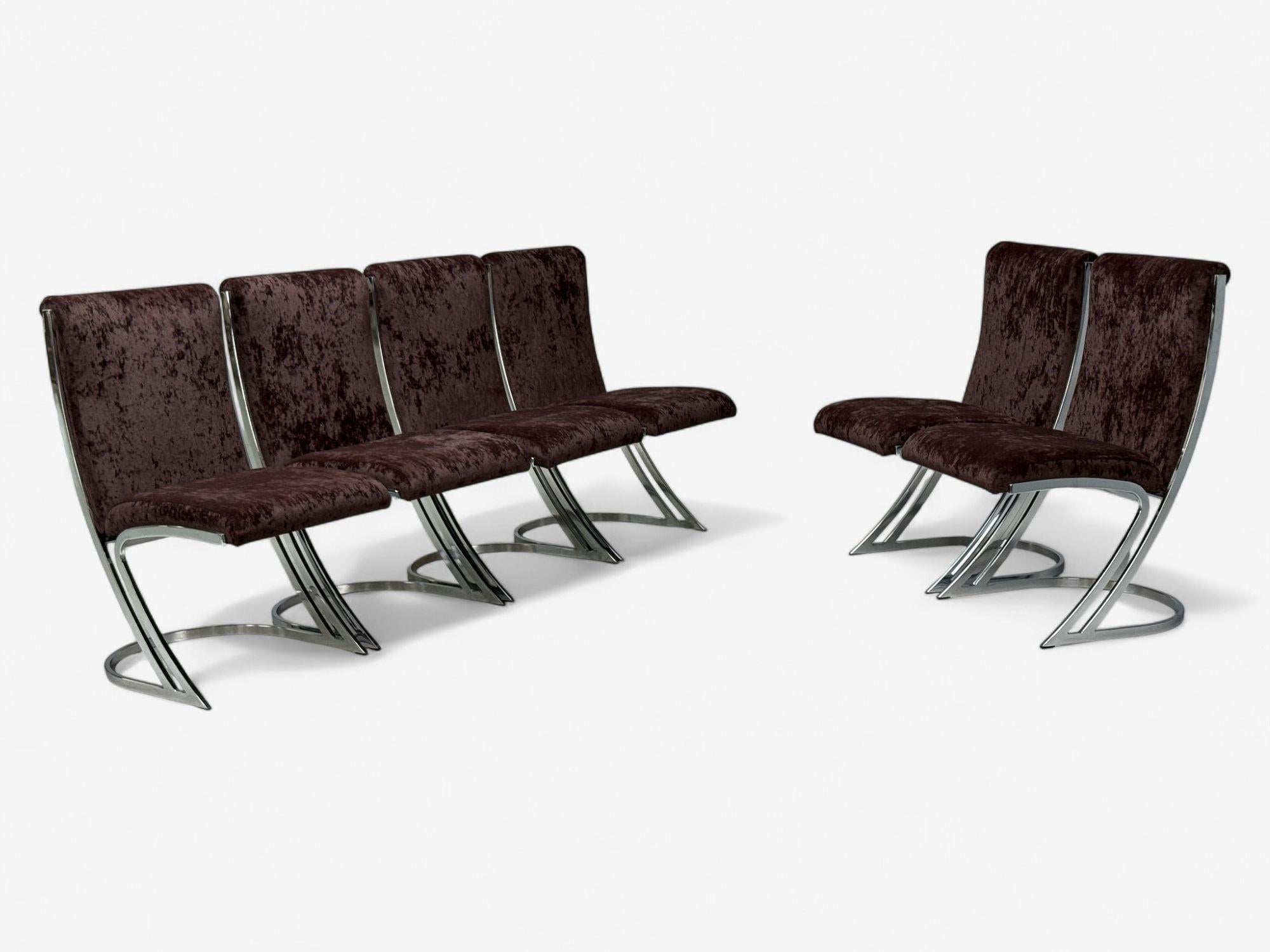 Pierre Cardin, Hollywood Regency, métal chromé, velours, six chaises de salle à manger, États-Unis, 1970

Ensemble de six chaises de salle à manger de style Hollywood Regency en velours et métal, conçues par Pierre Cardin pour Contemporary