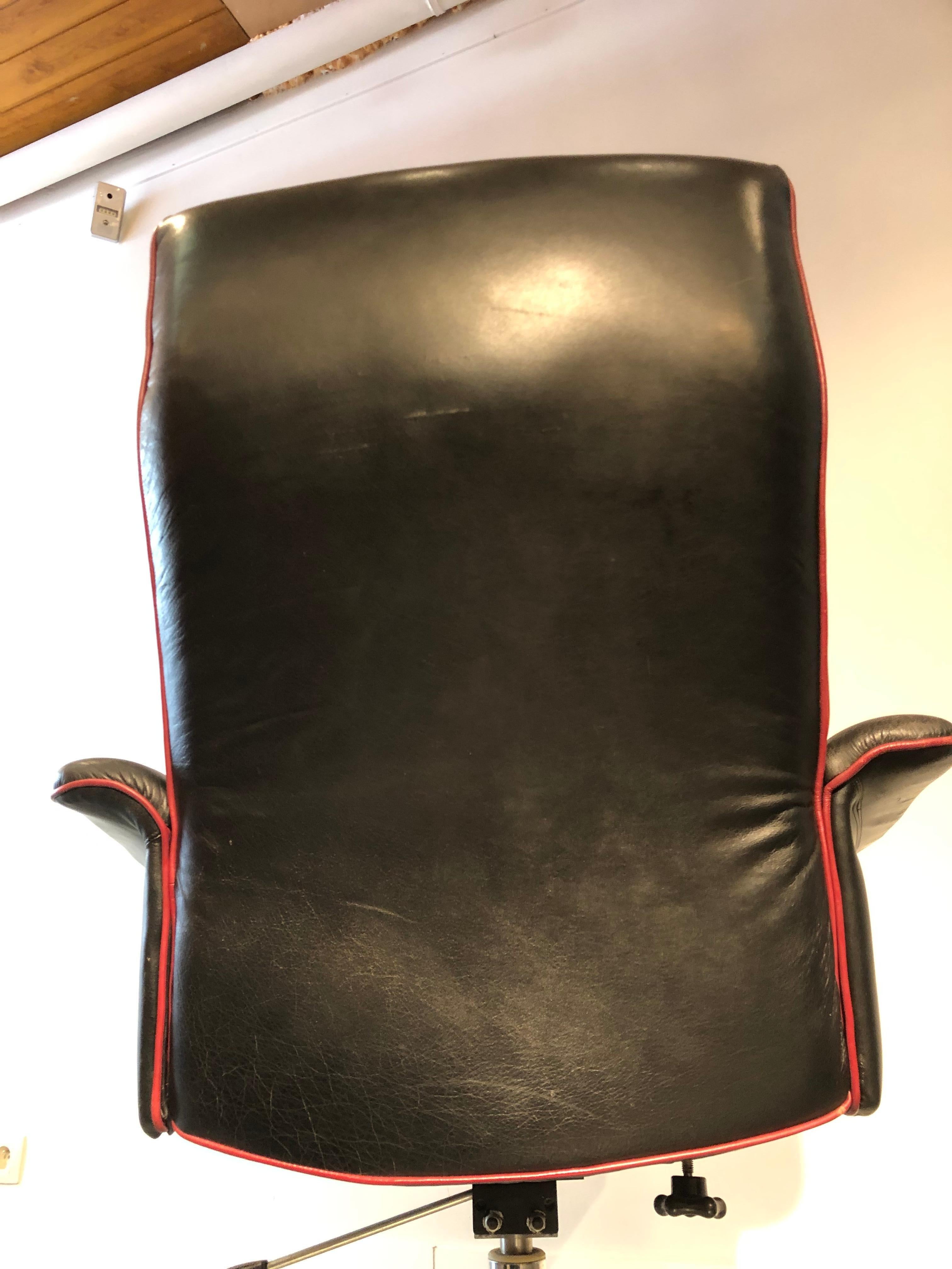 Metal Pierre Cardin desk chair in leather and metal For Sale