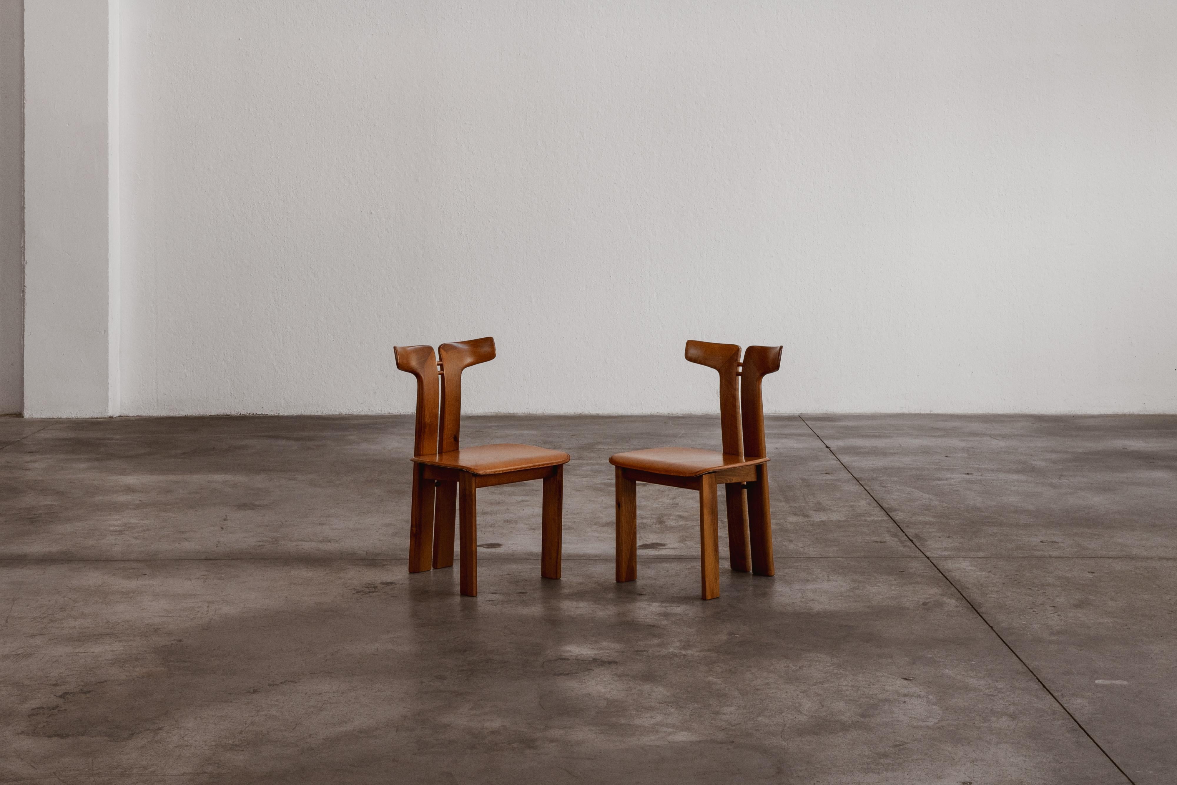 Esszimmerstühle von Pierre Cardin für Roche Bobois, cognacfarbenes Leder, 1970, 2er-Set im Angebot 1