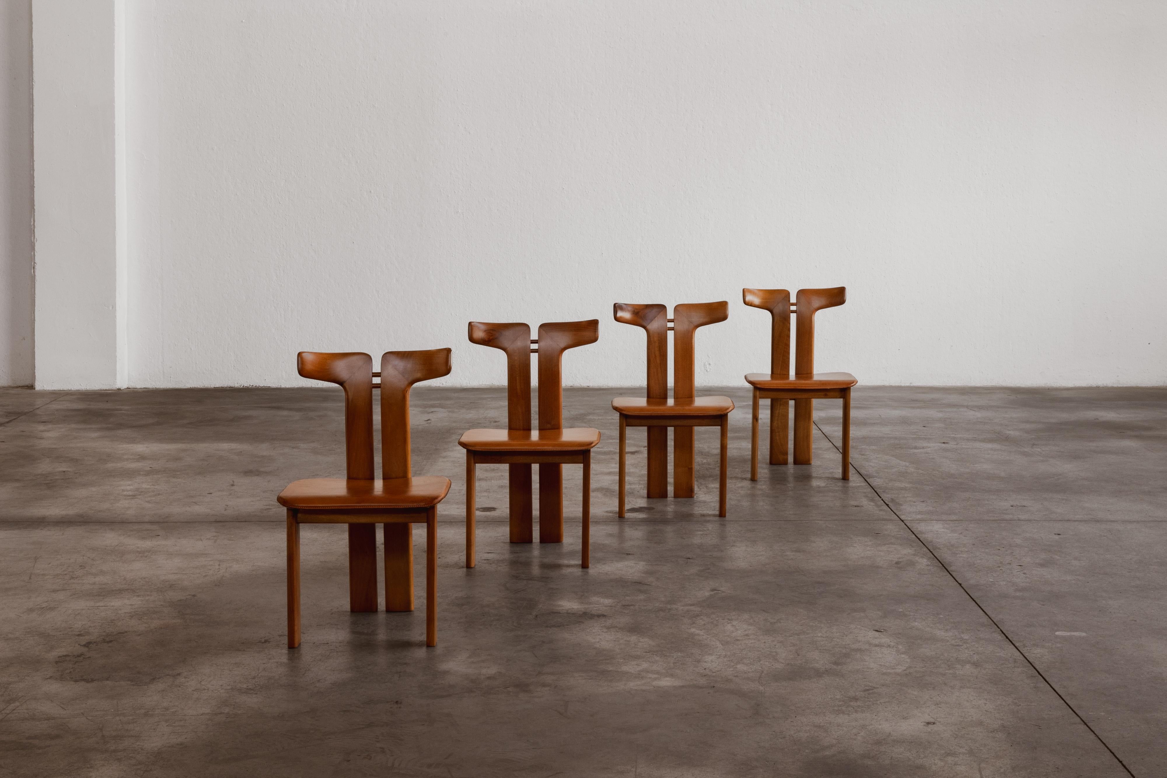 Esszimmerstühle von Pierre Cardin für Roche Bobois, cognacfarbenes Leder, 1970, 4er-Set im Angebot 4