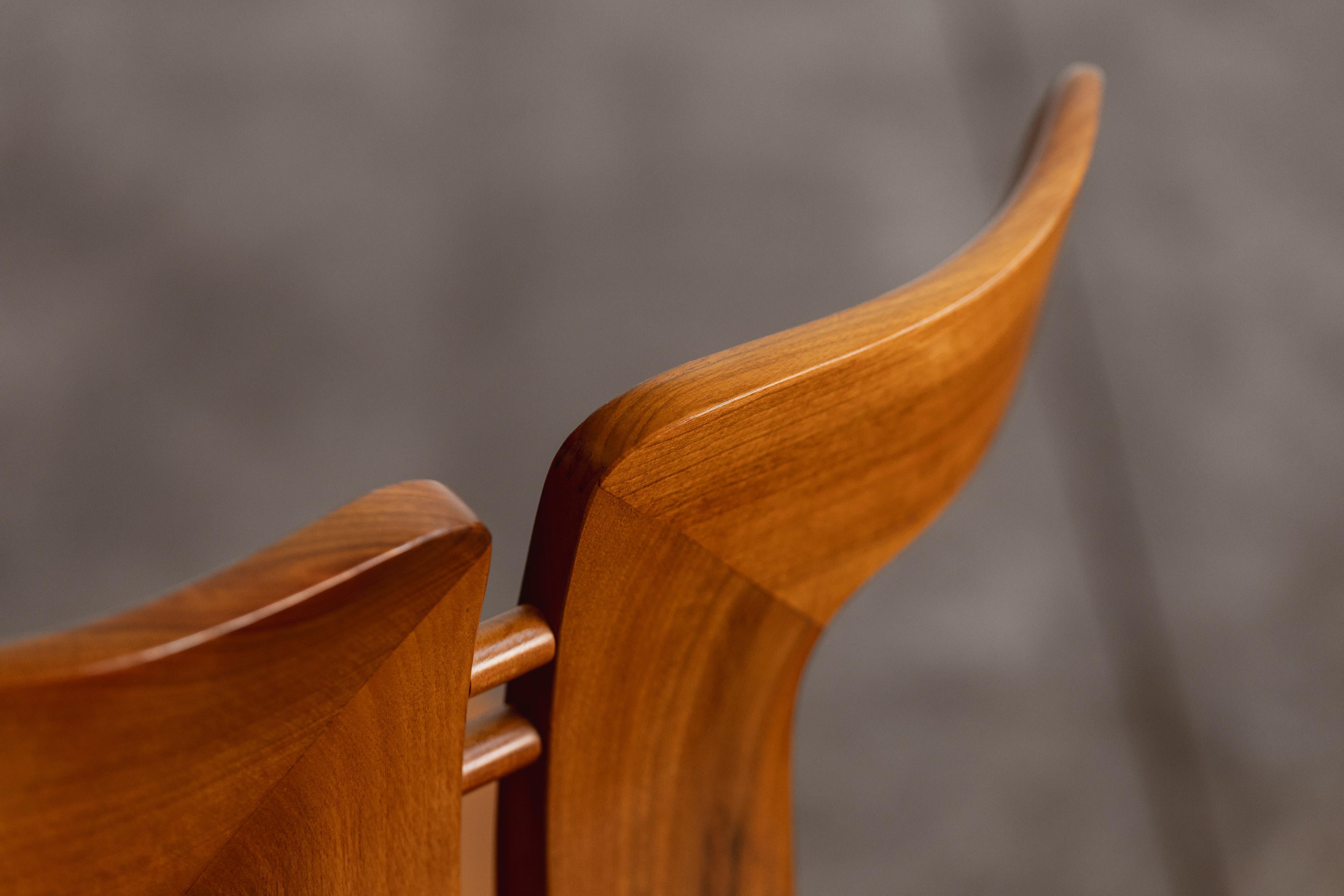 Esszimmerstühle von Pierre Cardin für Roche Bobois, cognacfarbenes Leder, 1970, 4er-Set (Moderne der Mitte des Jahrhunderts) im Angebot