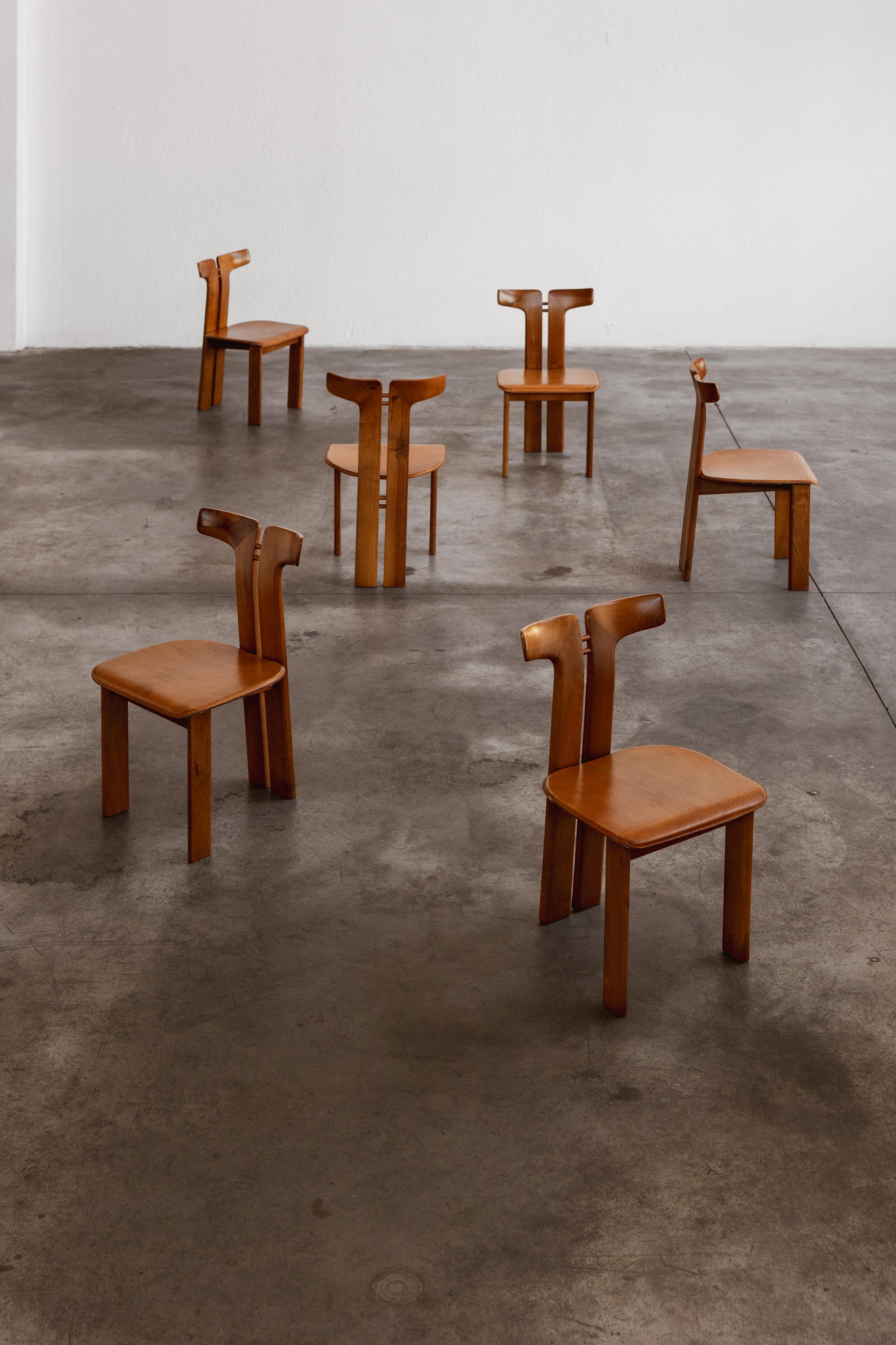 Pelle Sedie da pranzo Pierre Cardin per Roche Bobois, pelle cognac, 1970, Set di 6 in vendita