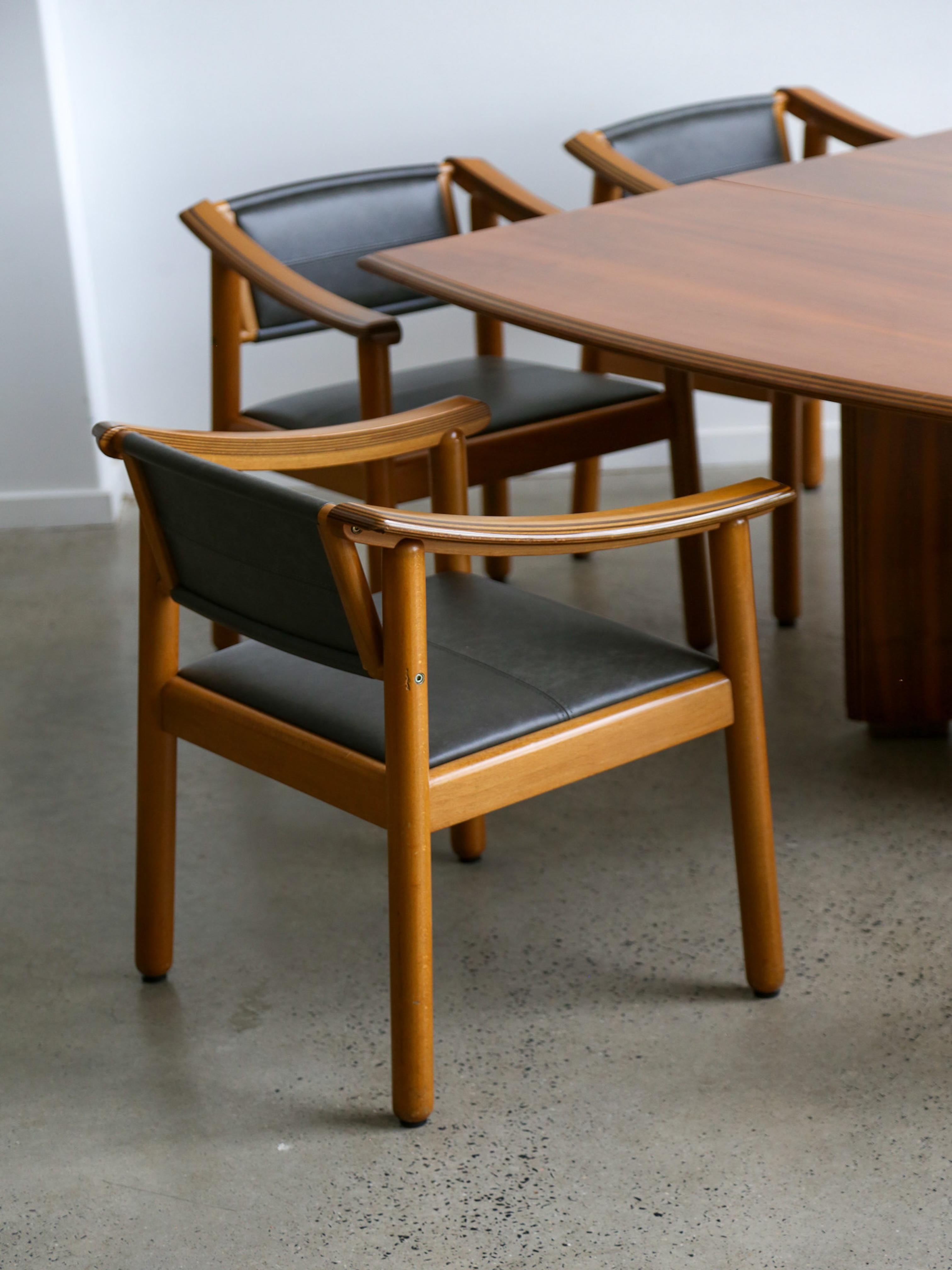Pierre Cardin pour Maxalto Table de salle à manger à rallonge en noyer 1980 en vente 3