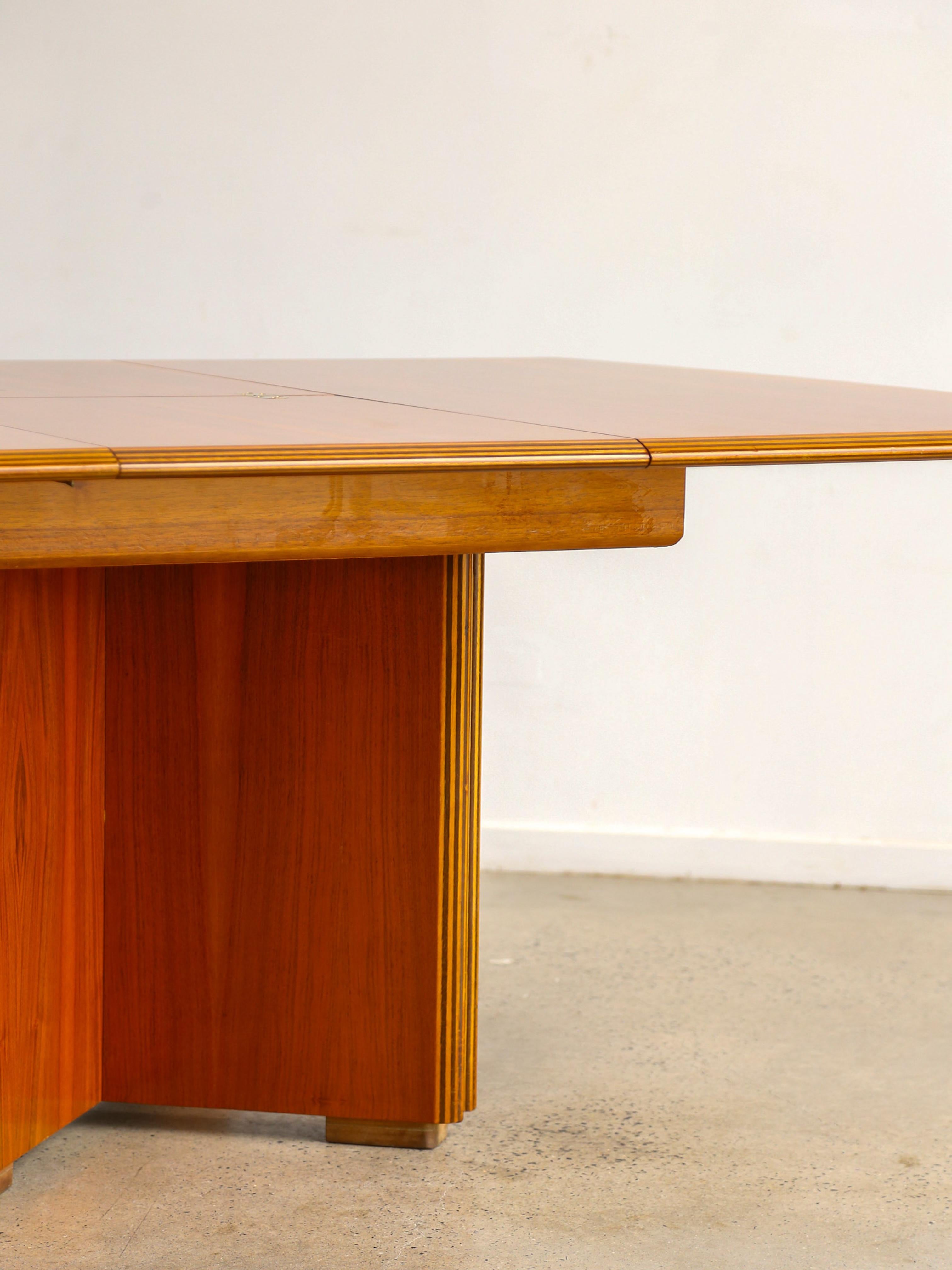Pierre Cardin pour Maxalto Table de salle à manger à rallonge en noyer 1980 en vente 5