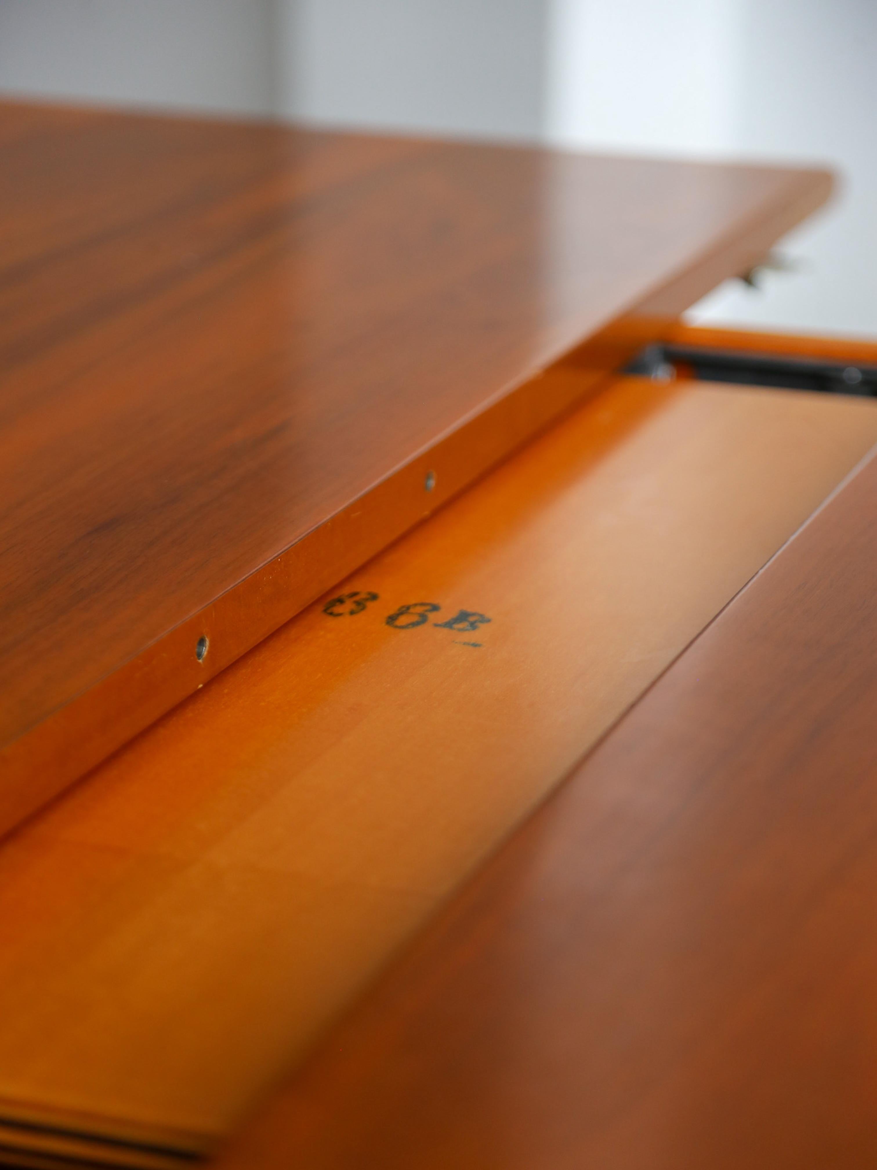Pierre Cardin pour Maxalto Table de salle à manger à rallonge en noyer 1980 en vente 8