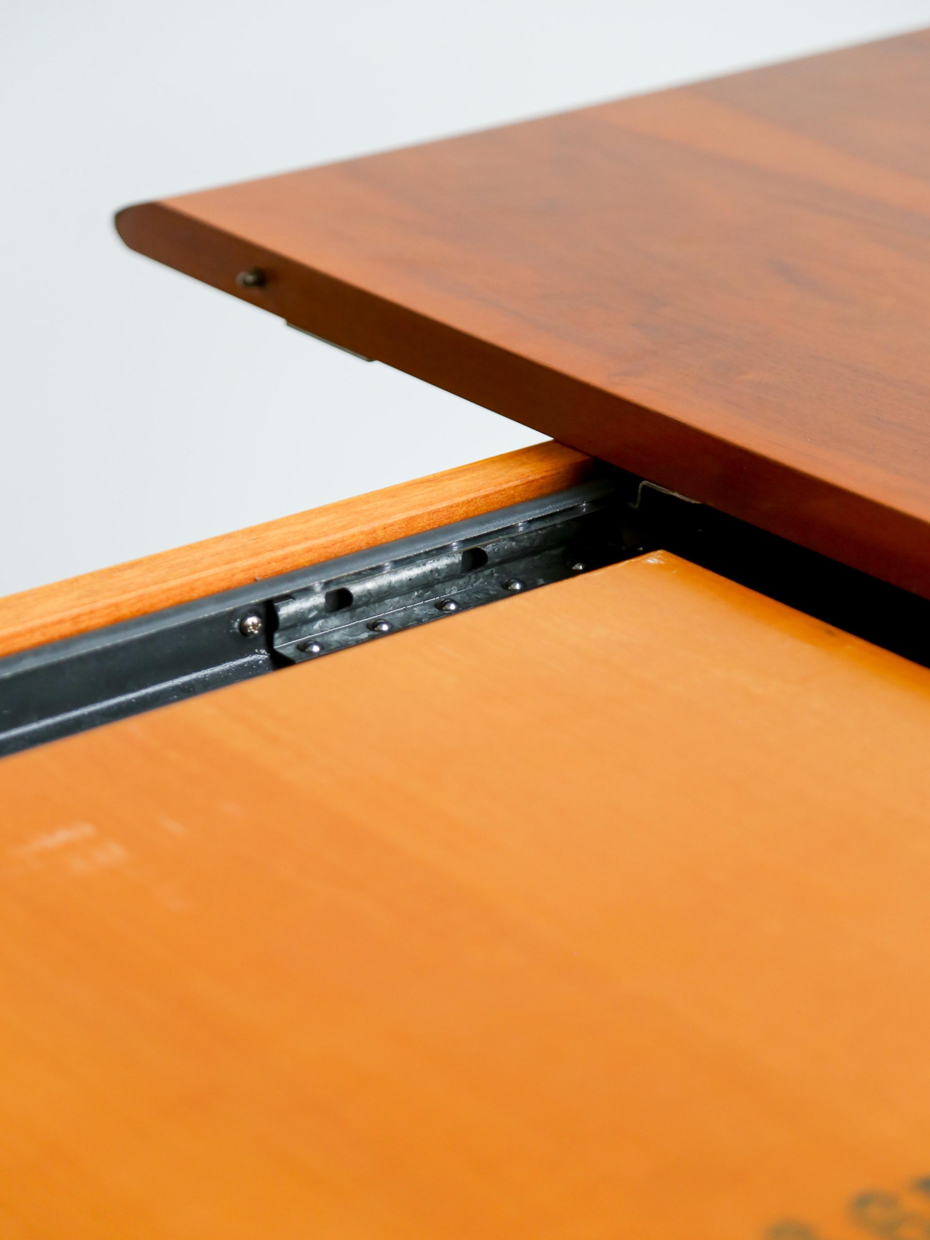 italien Pierre Cardin pour Maxalto Table de salle à manger à rallonge en noyer 1980 en vente