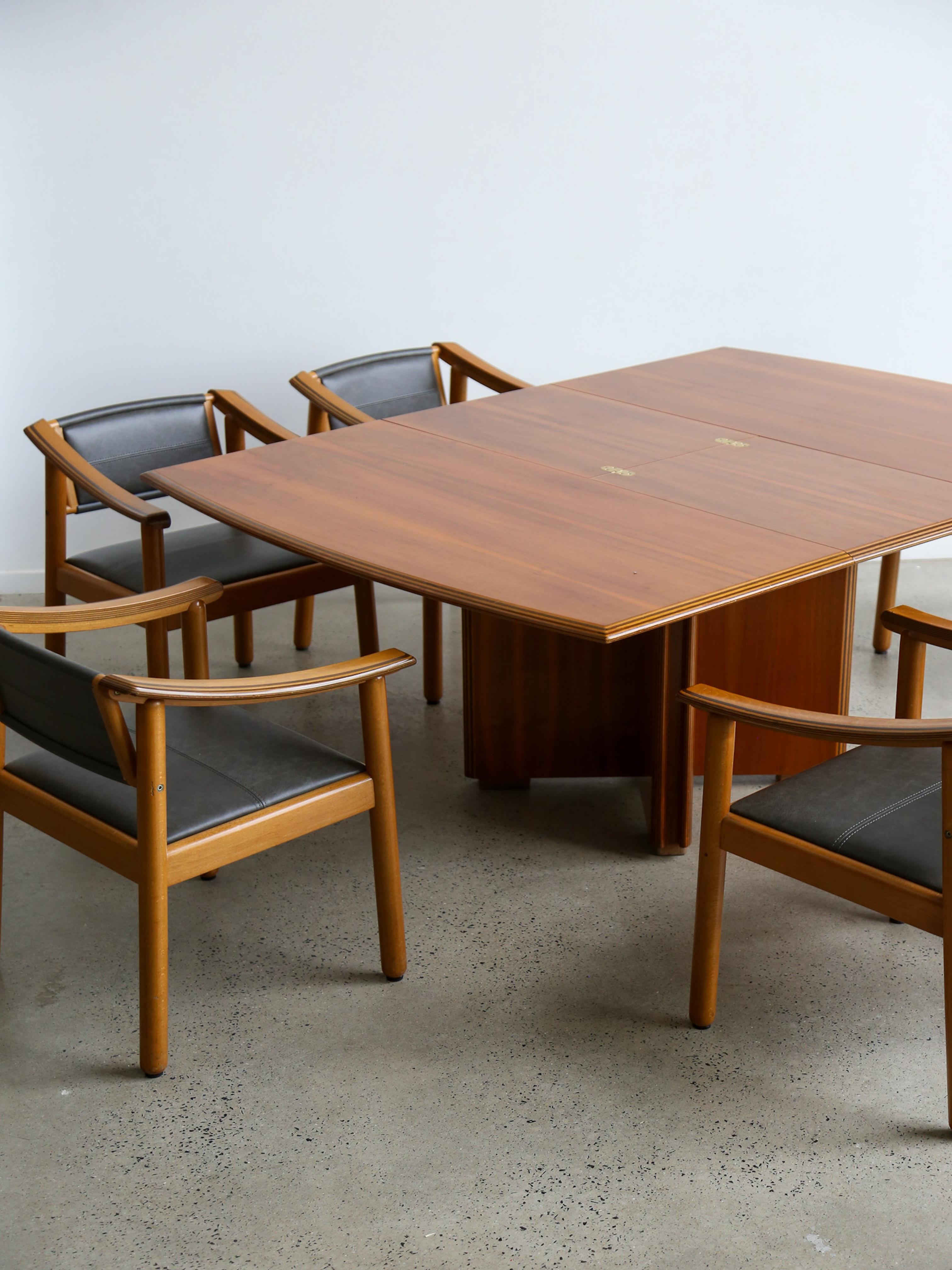 Pierre Cardin pour Maxalto Table de salle à manger à rallonge en noyer 1980 en vente 1