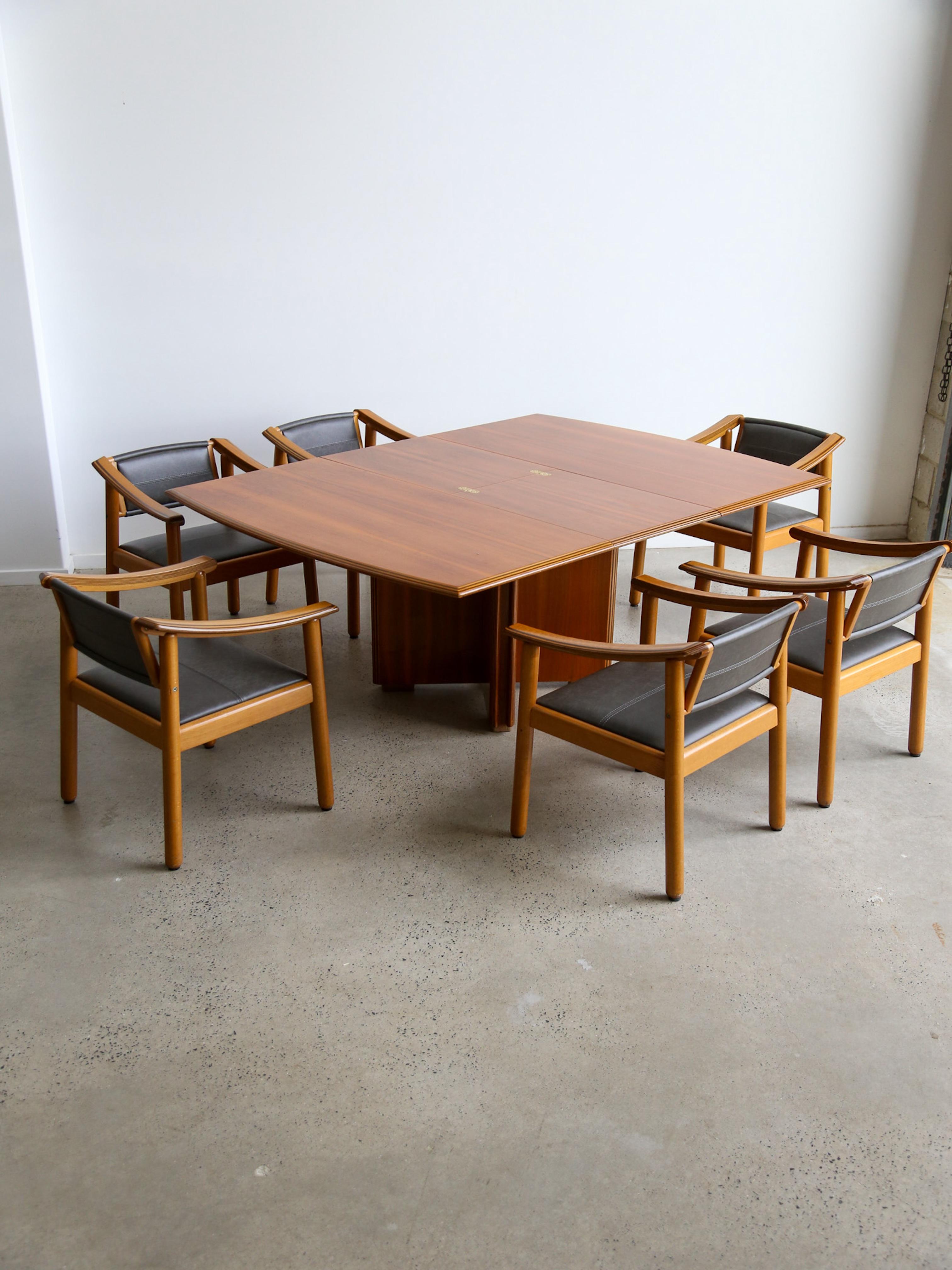 Pierre Cardin pour Maxalto Table de salle à manger à rallonge en noyer 1980 en vente 2